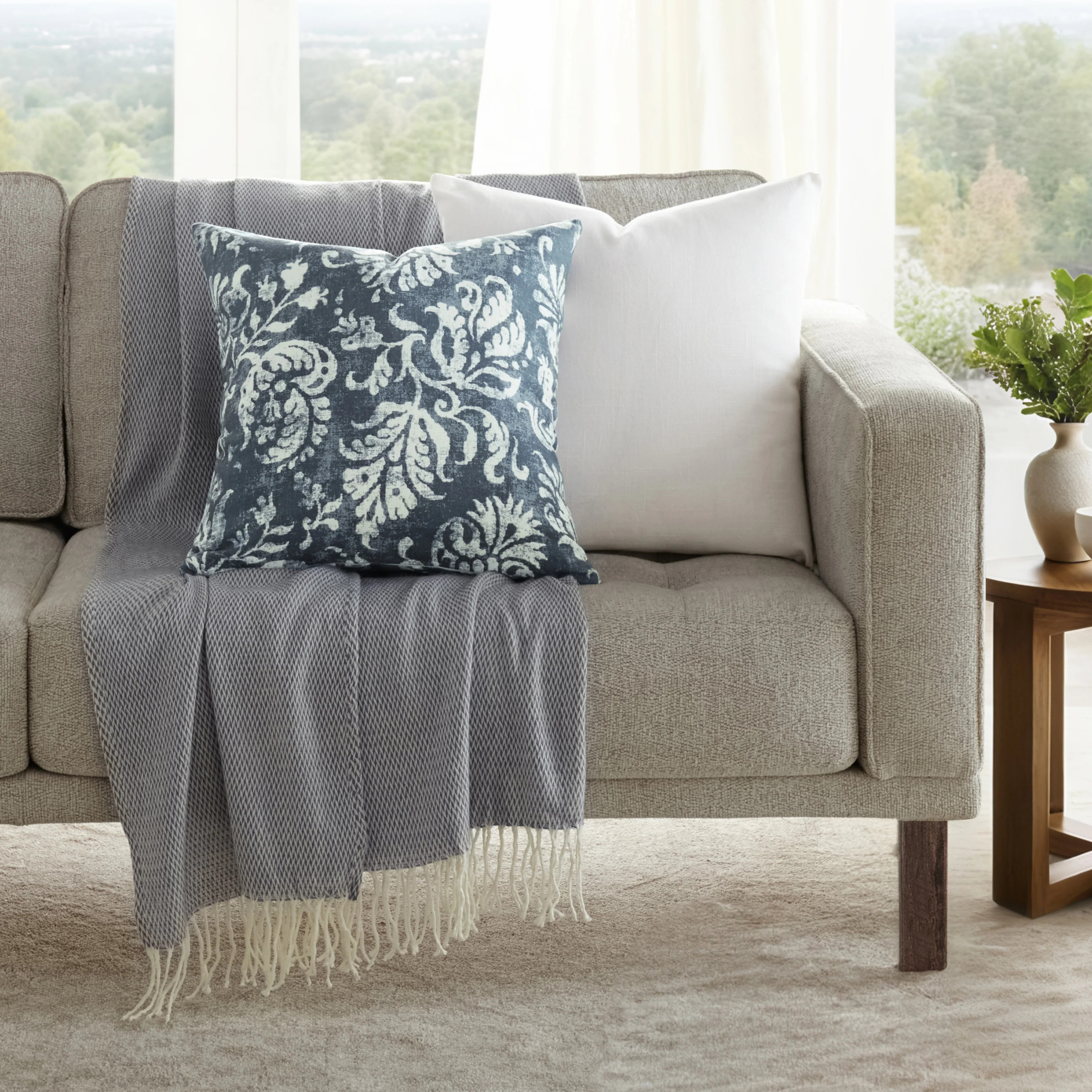 2-Pack Distressed Floral D\u00e9cor Throw Pillows | Linens and Hutch