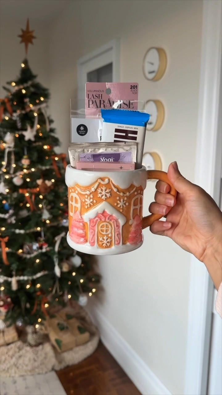 Brrr basket, but make it ✨ mini ✨

A mug doesn’t have to be a “boring” gift — especially if you use the mug as basket for some extra goodies!

I love this idea because it’s easy to do low-cost, or with some splurge (all depends on your budget) 👏….whichever approach you take, making the time to pick out little treats that match your recipient’s tastes really elevates this gift!

What would you include in your mug basket?? 💬☕️👀



#brrbasket #muglover #holidaygifts #christmasgiftideas #holidaygiftideas #mugbasket #cutemugs #glamnetic 

#LTKHoliday #LTKGiftGuide