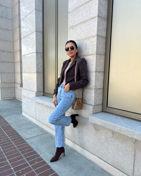 Christine Andrew x The Drop collection with Amazon Fashion ✨

Sizing:
Blazer- small
Jeans - TTS, 25

Fall style; fall fashion; amazon fashion; fall outfit; Levi’s; blazer; workwear; mom style; Christine Andrew 

#LTKSeasonal #LTKstyletip #LTKworkwear