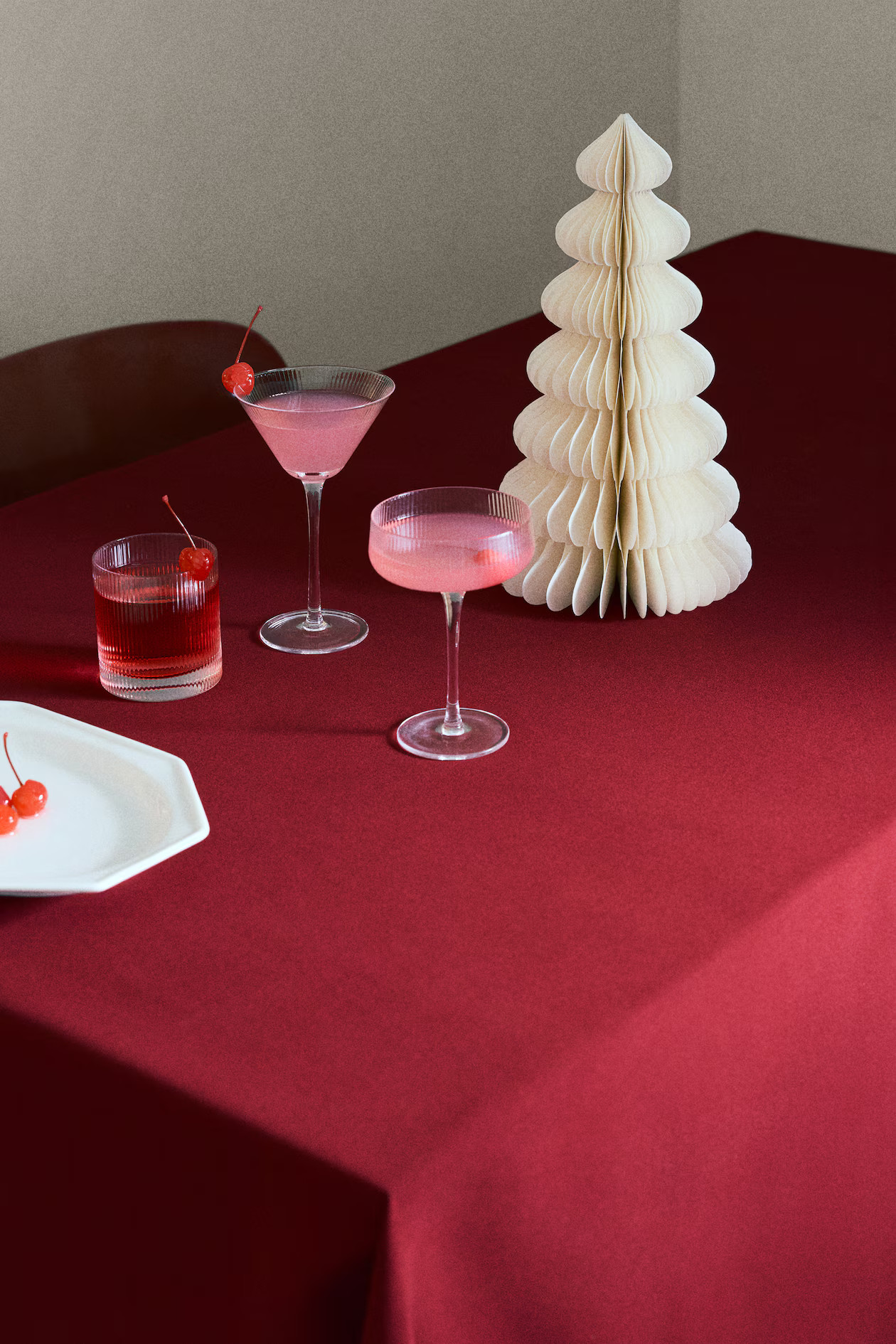 Large Paper Tree Decoration | H&M (US + CA)