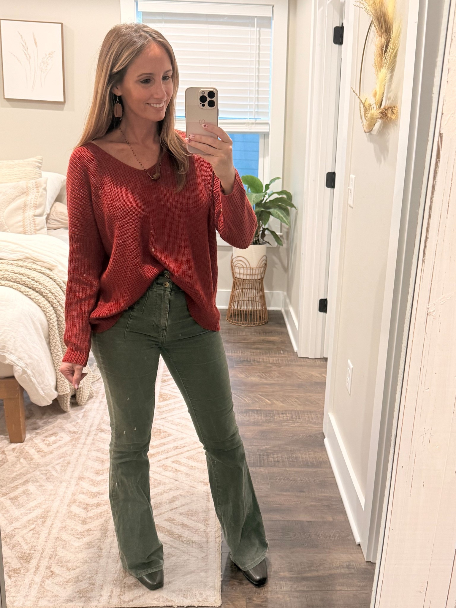 Business Casual outfit of the day 

Sweater : $30
Pants: similar linked
Shoes: $70

#LTKootd #LTKgrwm #LTKWorkwear