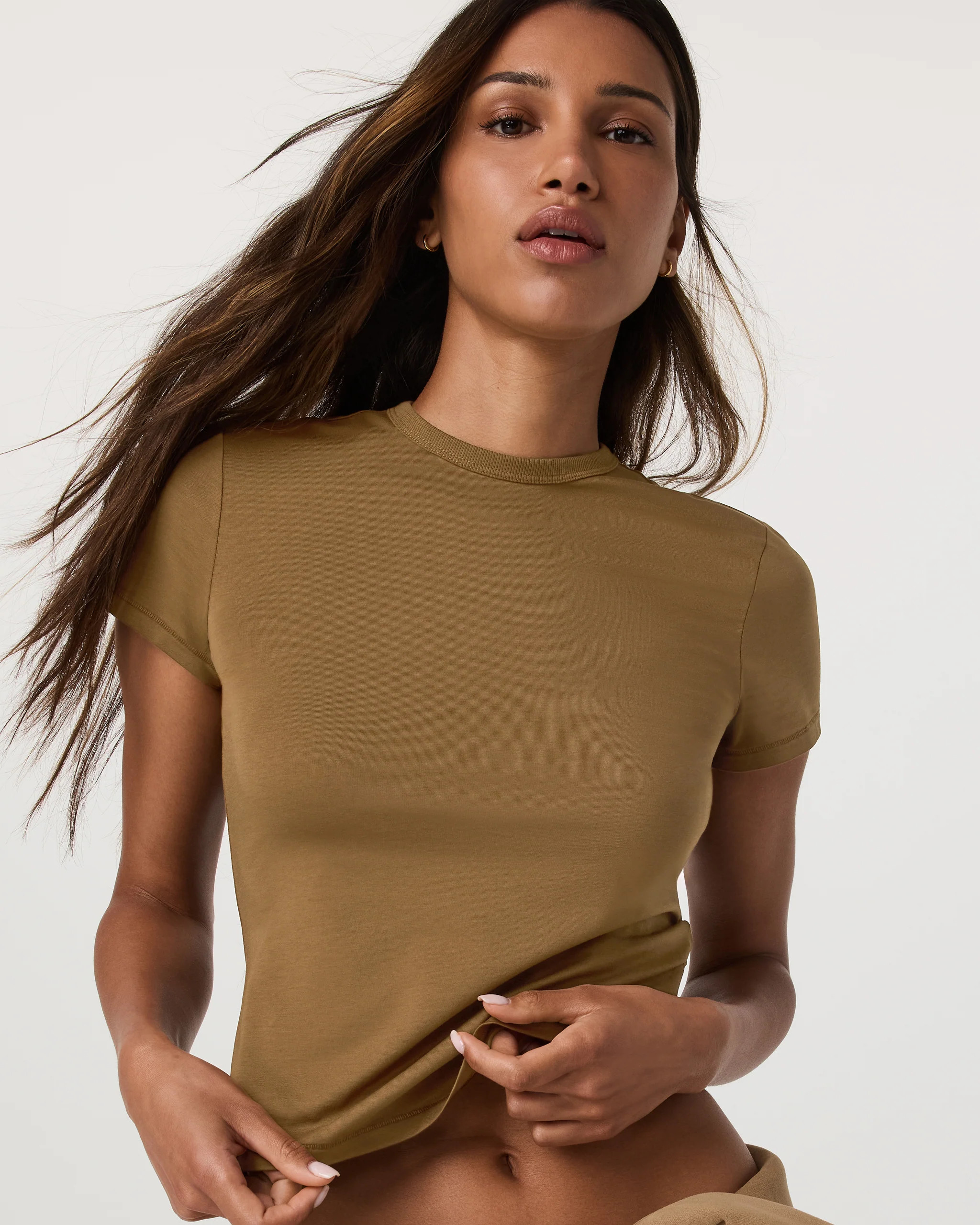 Short Sleeve Feather Classic Tee | Women's Rum T-Shirt | Vuori | Vuori Clothing (US & Canada)