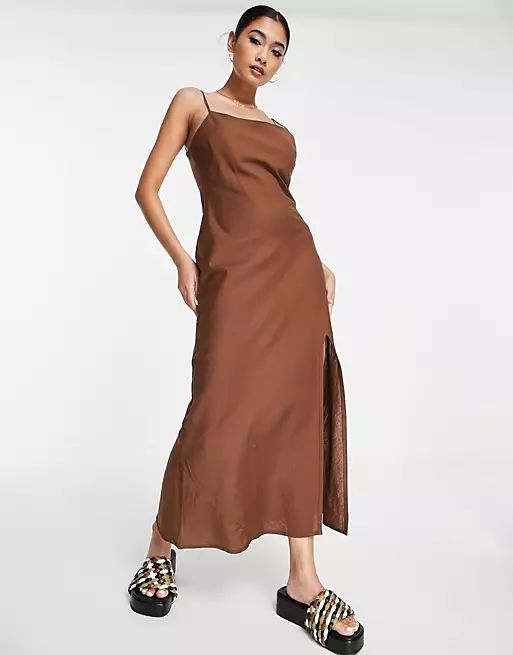 ASOS DESIGN - Robe longue à fines bretelles en lin avec fente - Chocolat | ASOS (Global)