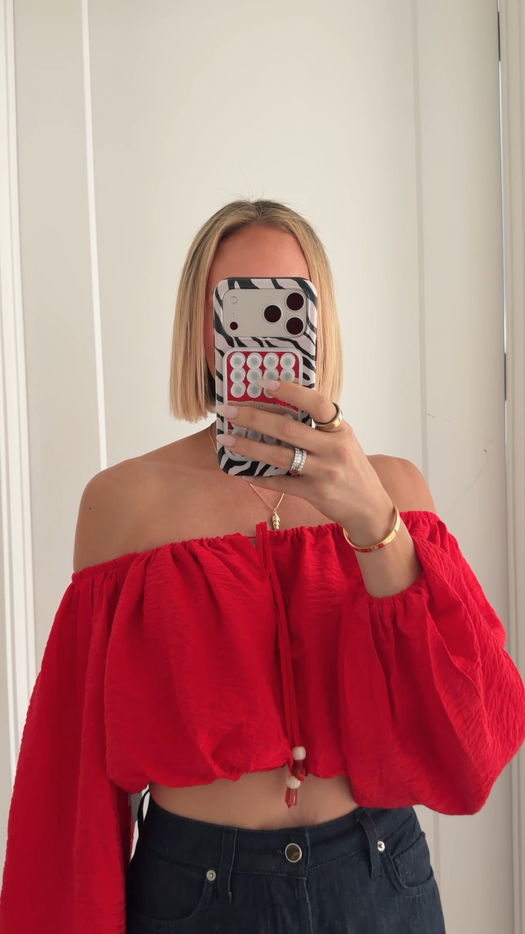 Wearing a small in the top. Jeans are tall girl friendly. If in between sizes, size up. ￼ Amazon shoes run TTS. ￼


@electricpicks @kittenish

#LTKootd #LTKOver40 #LTKTall