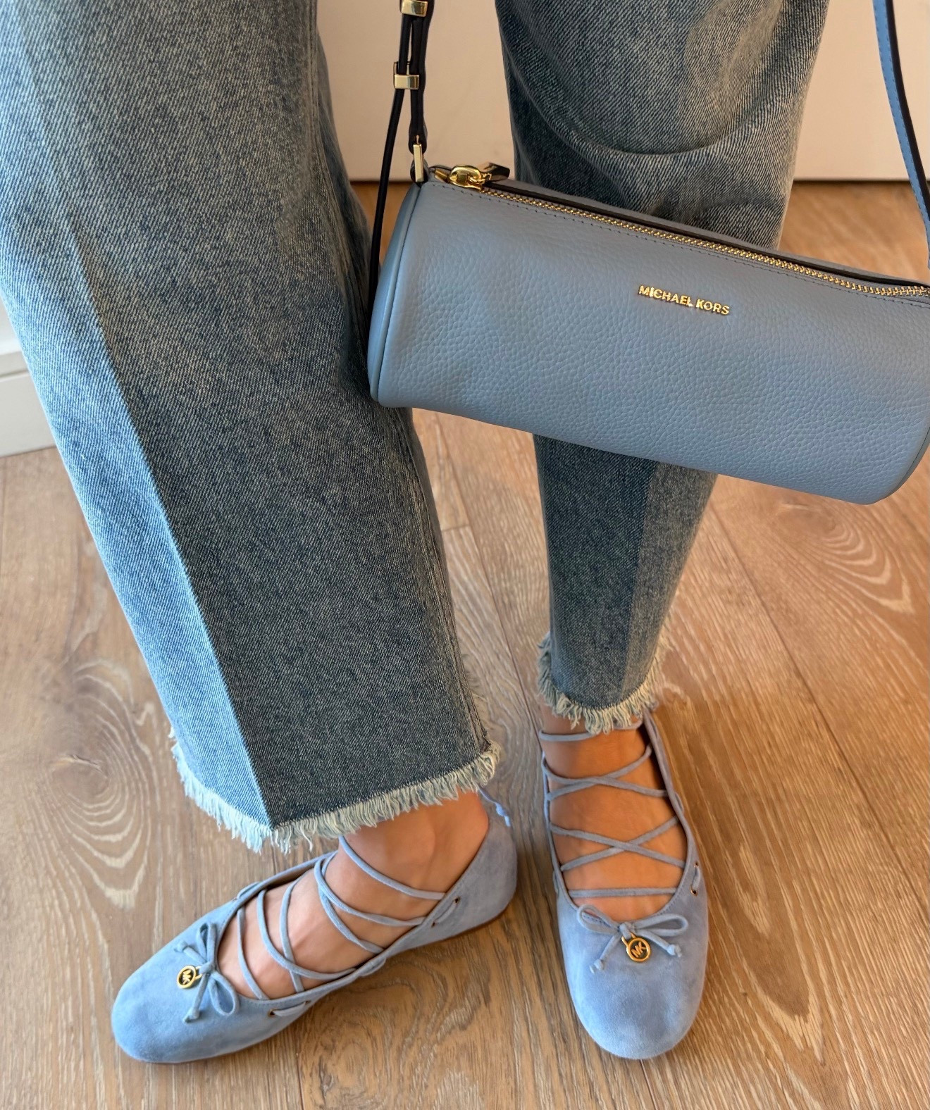 pop of blue!! 🩵 #mkpartner #michaelkors @michaelkors 