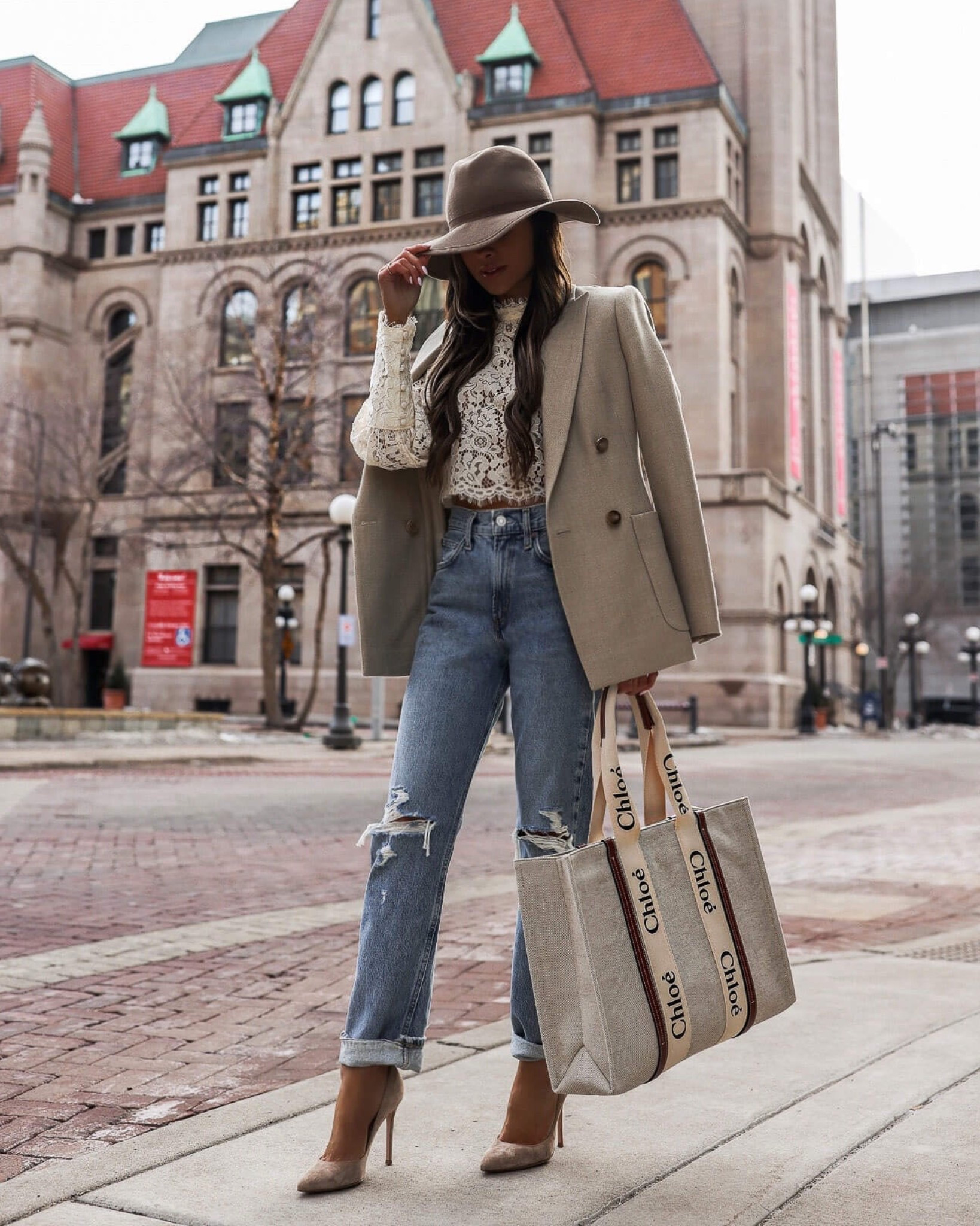 Chic workwear outfit 
Beige blazer
Bardot lace top back in stock
Agolde jeans linking similar
Chloe tote
Suede pumps 



#LTKWorkwear #LTKootd #LTKSeasonal