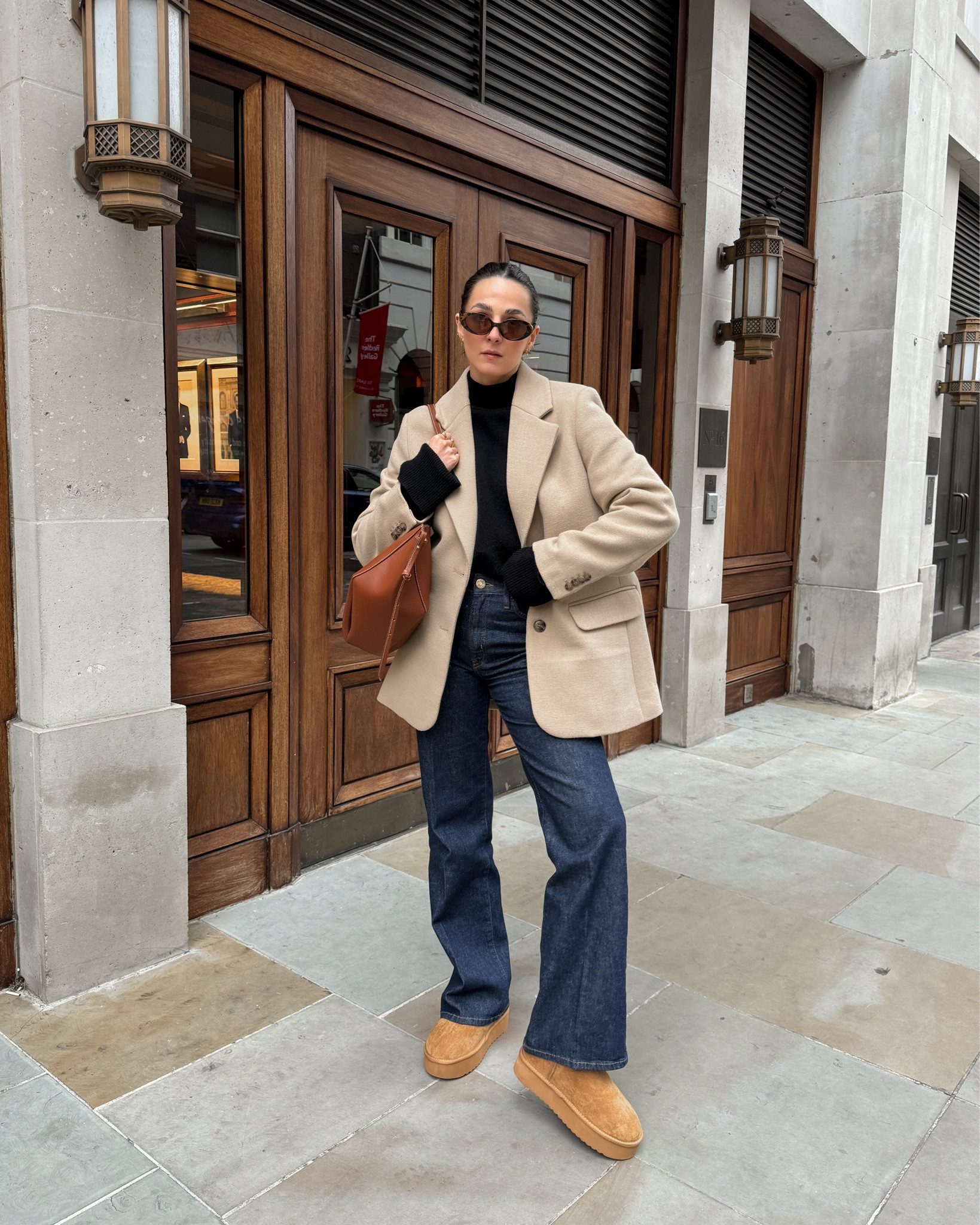 Cosy but chic winter outfit, oversized blazer, dark denim jeans, beige blazer, brown bag, black jumper, River Island, Polene Paris, H&M, Demellier

#LTKstyletip #LTKeurope