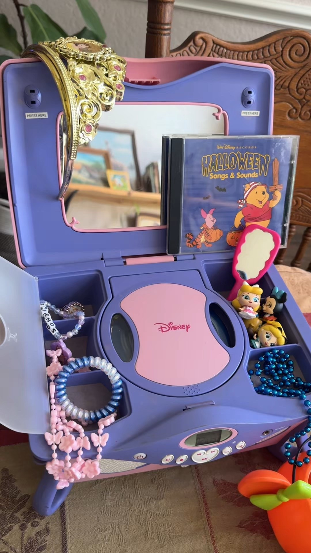 This vintage Disney Princess find might be one of my favorites yet.
It’s so cutesy, dreamy, and nostalgic my toddler’s going to be obsessed! 🥹✨

#disneyprincess #nostalgictoys #vintagetoyfinds #thriftfinds #toycollector 