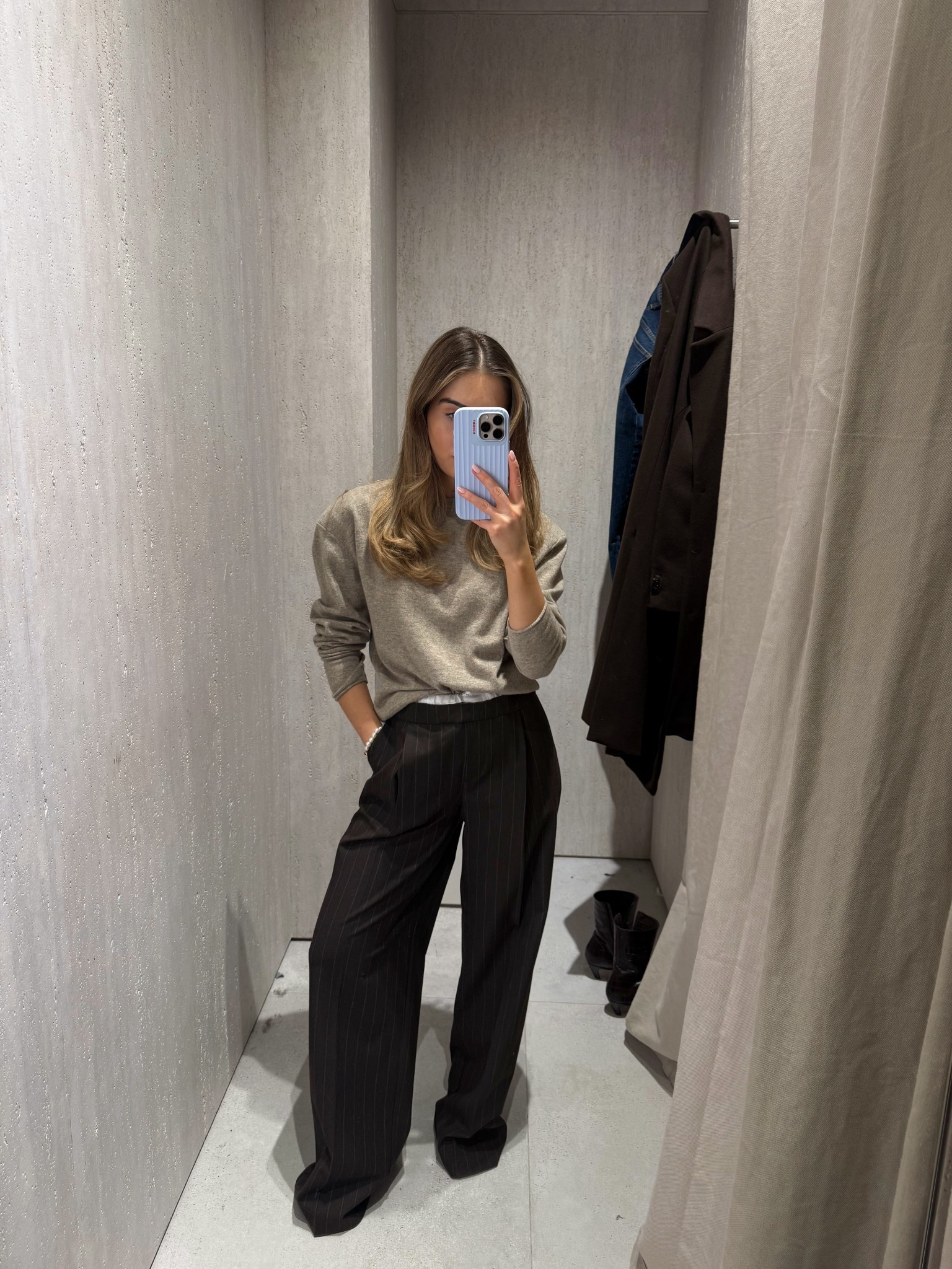 New in Zara trousers (tried on XS) 🤎
