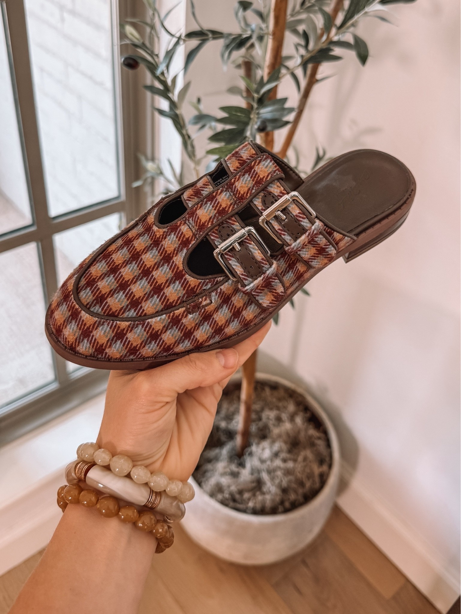 These target mules look just like my Dolce Vita pair!!

#LTKSeasonal