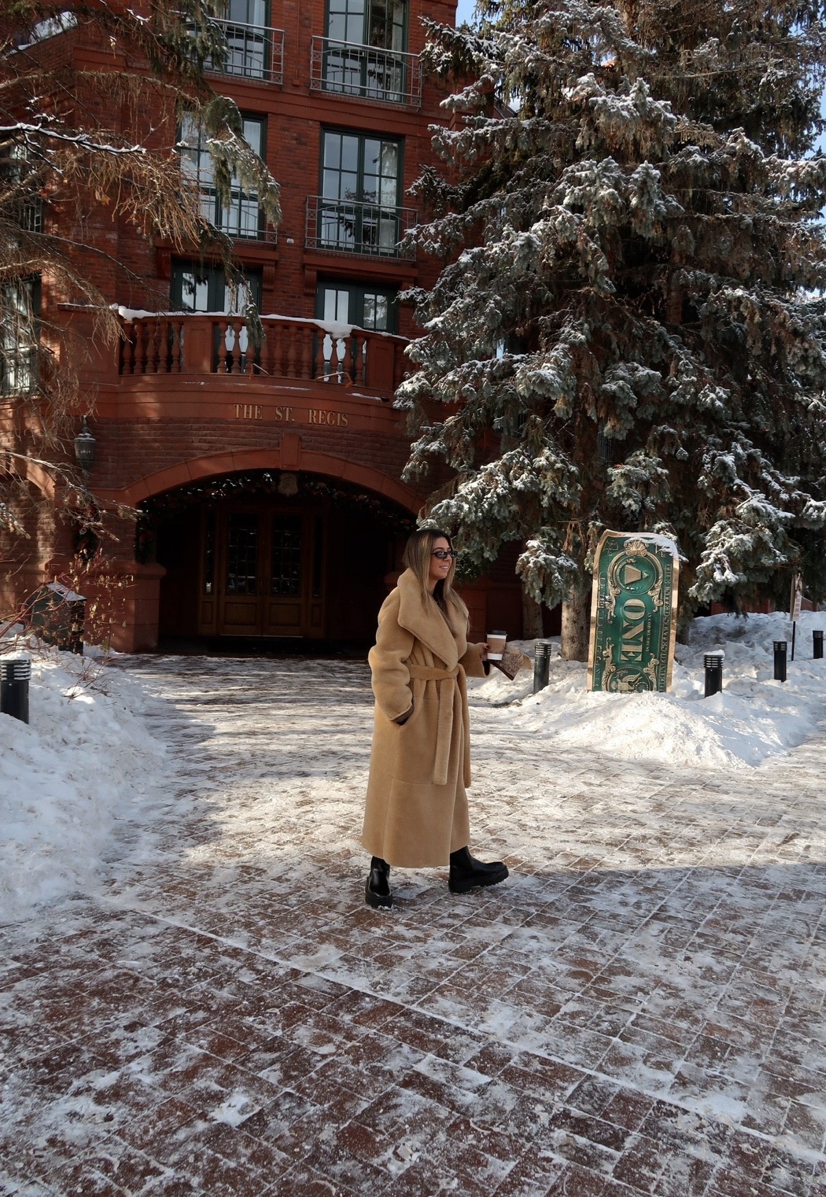 What to Wear in Aspen: Winter 2025 Style Guide


#LTKGiftGuide #LTKHoliday #LTKCyberWeek