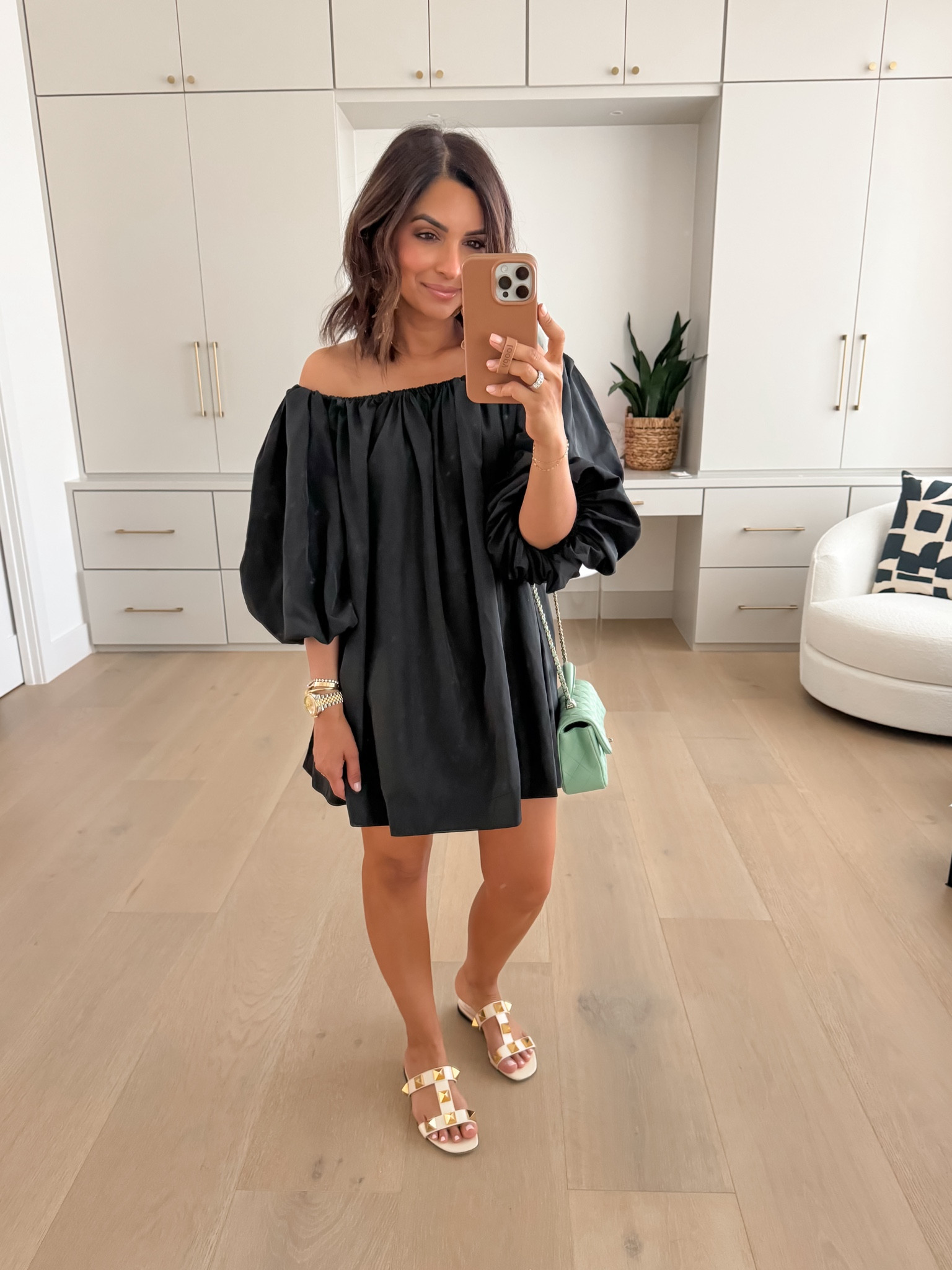 Wearing an xs petite length in this puff sleeve dress, I love the flowy and comfortable fit of this! 

#LTKstyletip