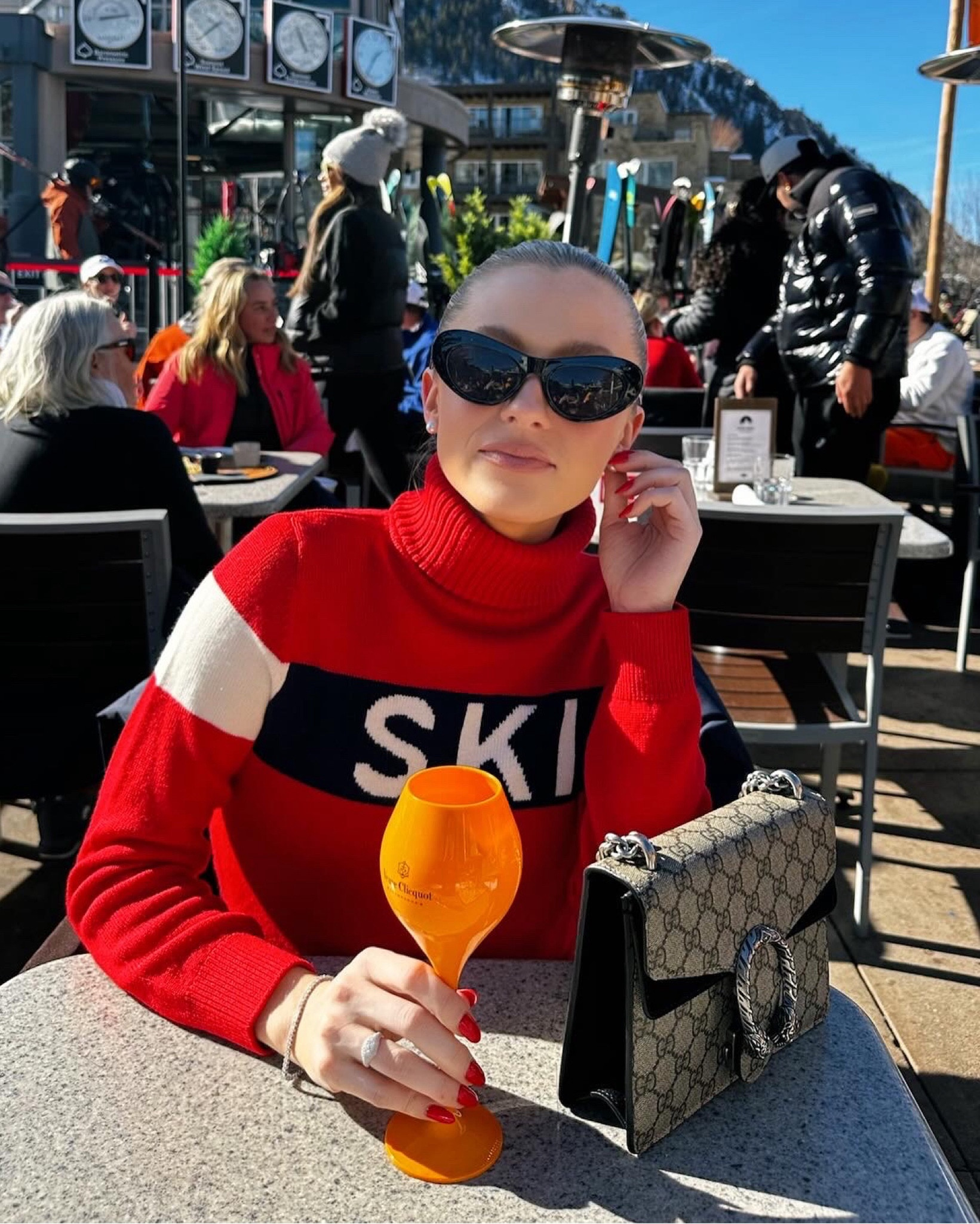 🥂🍇🧀⛷️✨

#LTKitbag #LTKSeasonal #LTKsalealert