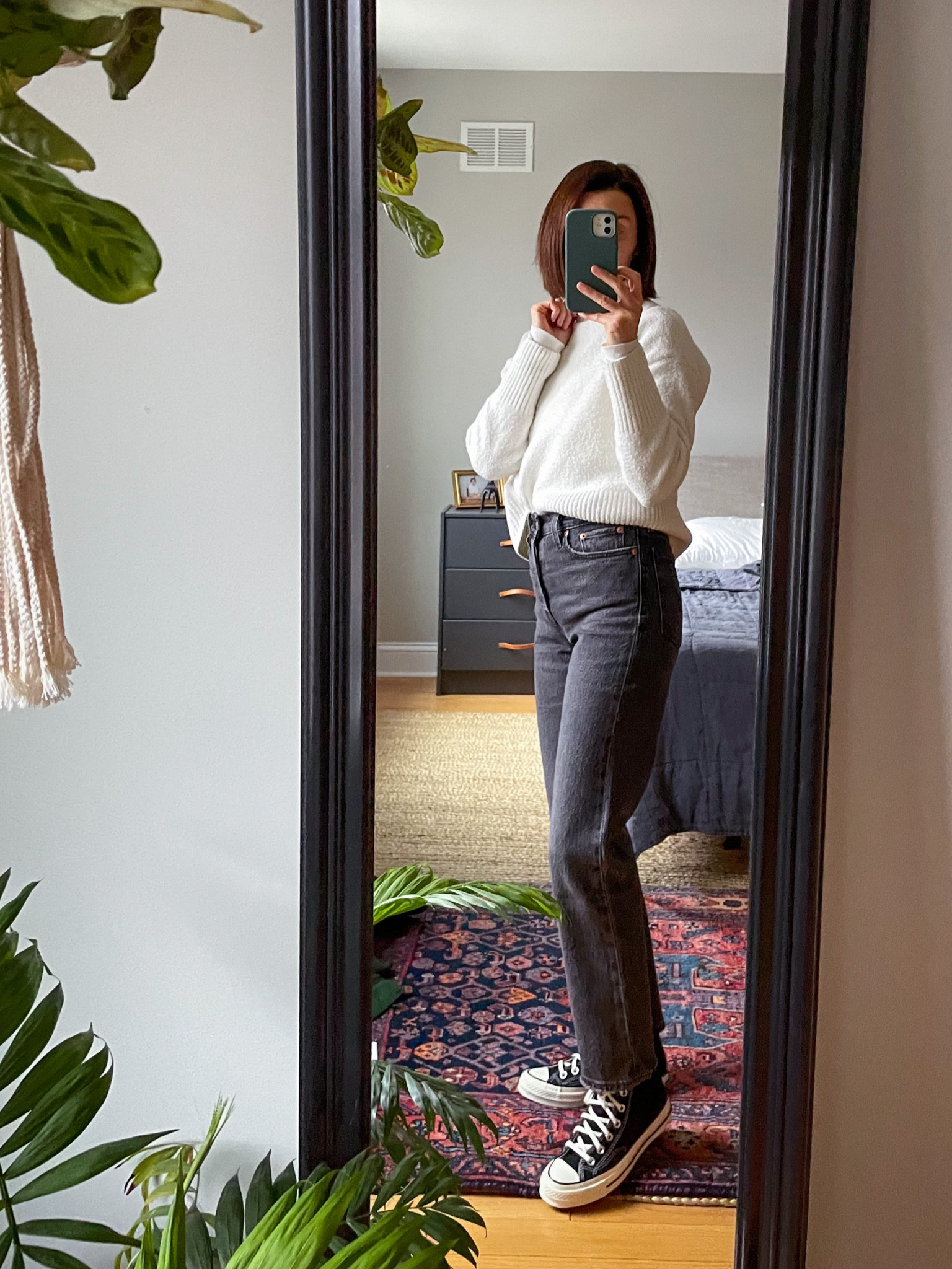 More wedgies, this time in black. 

•Levi’s Wedgie Straight jeans in ‘Break A Leg’ (24x26)
•& Other Stories mock neck sweater
•H&M ribbed modal top
•Converse Chuck 70 Canvas (full size down)



#LTKstyletip #LTKunder100 #LTKsalealert
