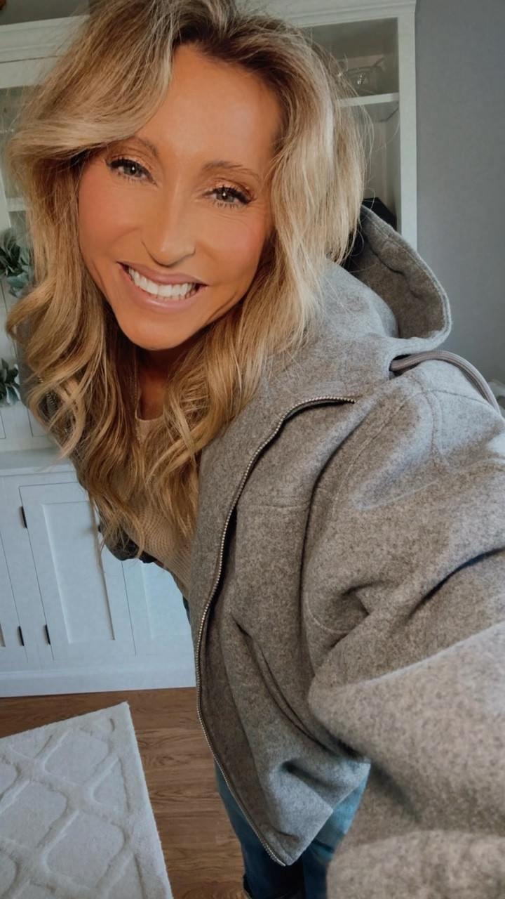 Summer like days right back to cold weather days… it’s incredible how quickly it can change… casual pieces are always go to staples… 

#LTKgrwm #LTKootd