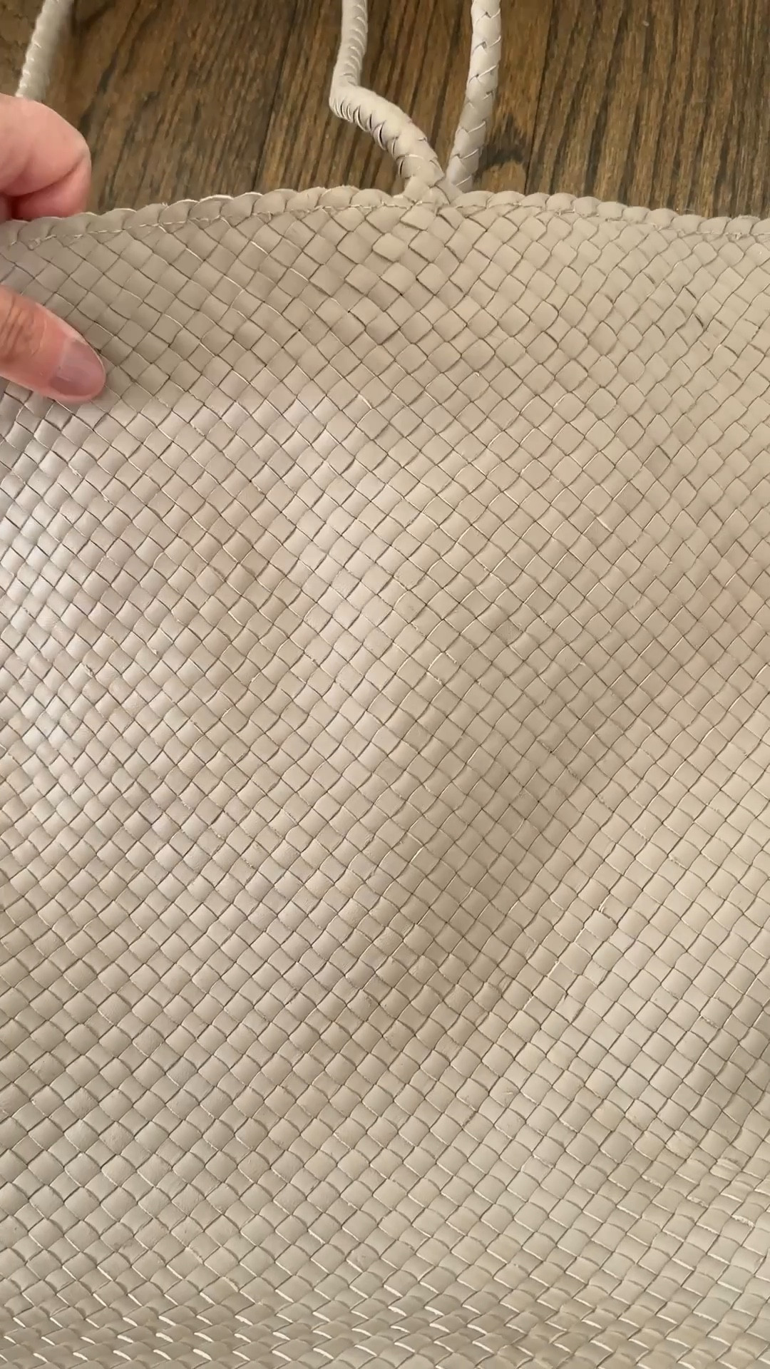 Today’s OOTD! The coziest oversized sweater (size up!), AYR jeans, suedes loafers from Quince (true to size and so comfortable!), my Electric Picks necklace and a leather woven tote from Quince! 



#LTKootd #LTKFindsUnder100 #LTKgrwm