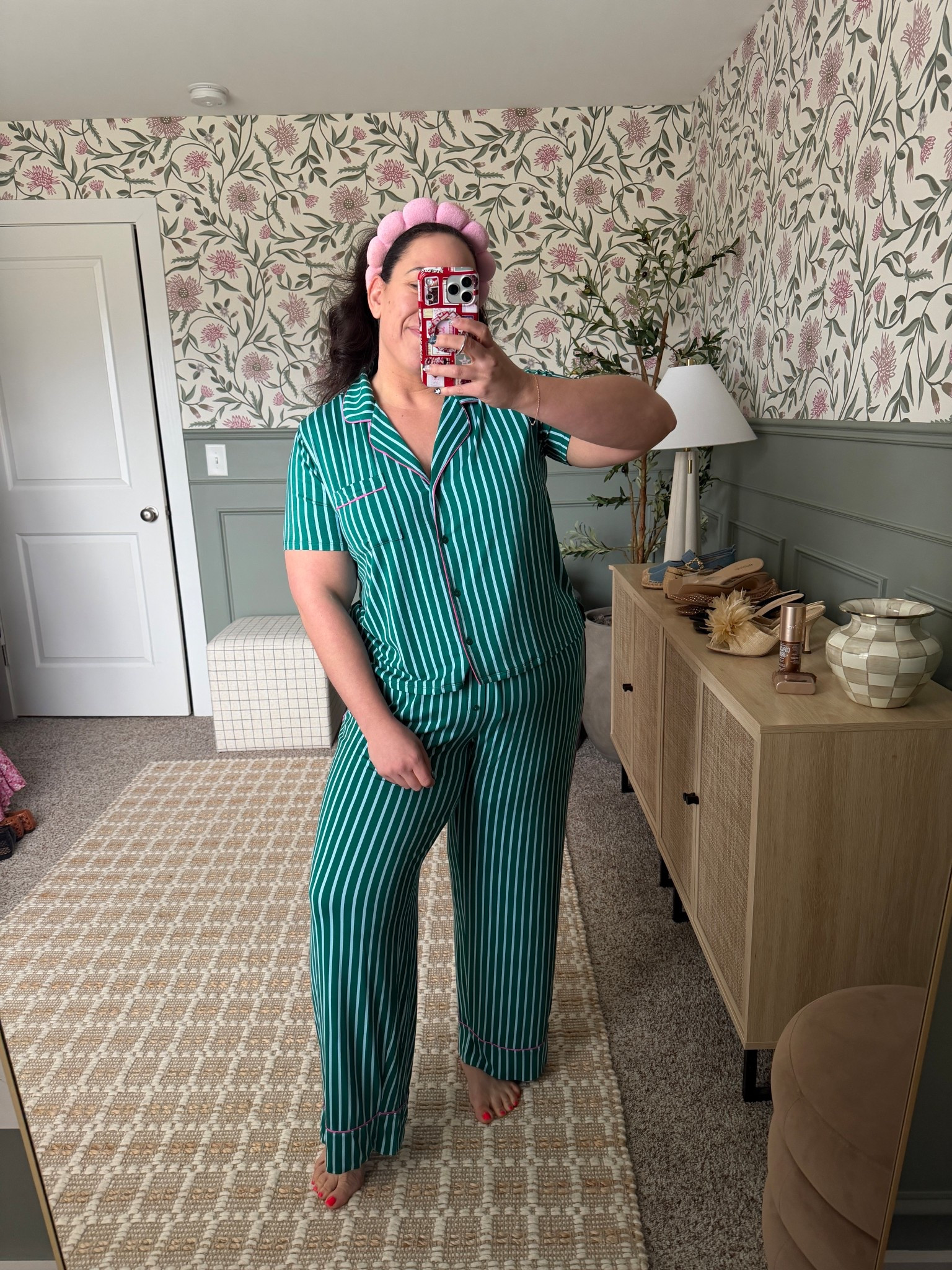 Aerie pajamas size xl in both and bottoms 

#LTKmomlife #LTKMidsize #LTKSeasonal