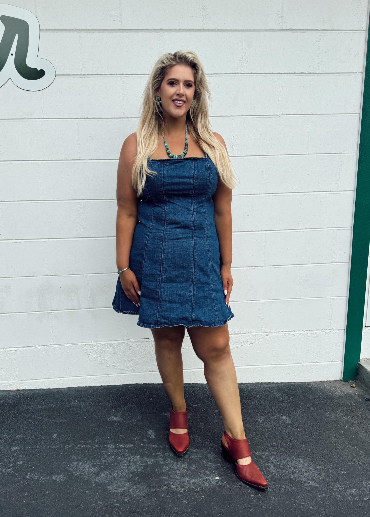 A little ranchy and fancy work fit! 🤗🌵


Dress- xl 
•
•
•
#westernfashion #westernstyle #cowgirlstyle #rodeofashion #curvywesternstyle
#westernlifeandstyle
