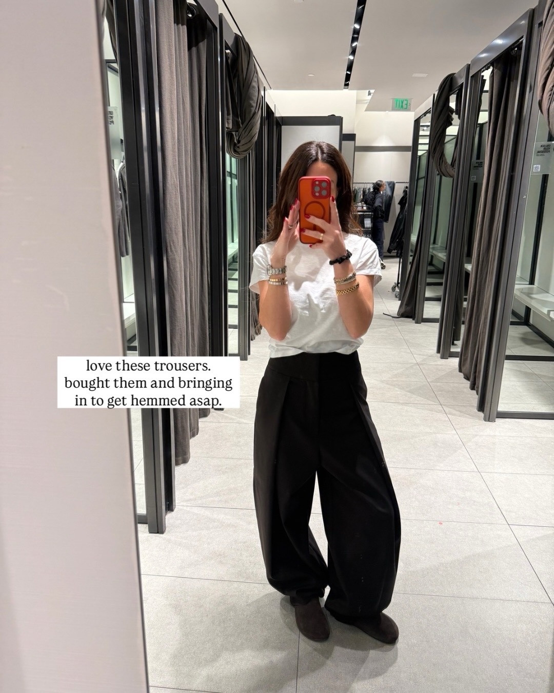 Zara try on. 
•balloon pants xs
•beige jacket xs
• bomber xs
•blue striped sweater xs
•white sweater xs 
•cardigan xs
•jeans 34