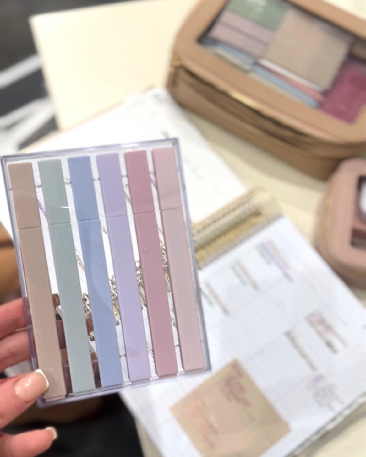What’s in my bag: office and organizing edition 

#LTKfindsunder50 #LTKhome #LTKitbag