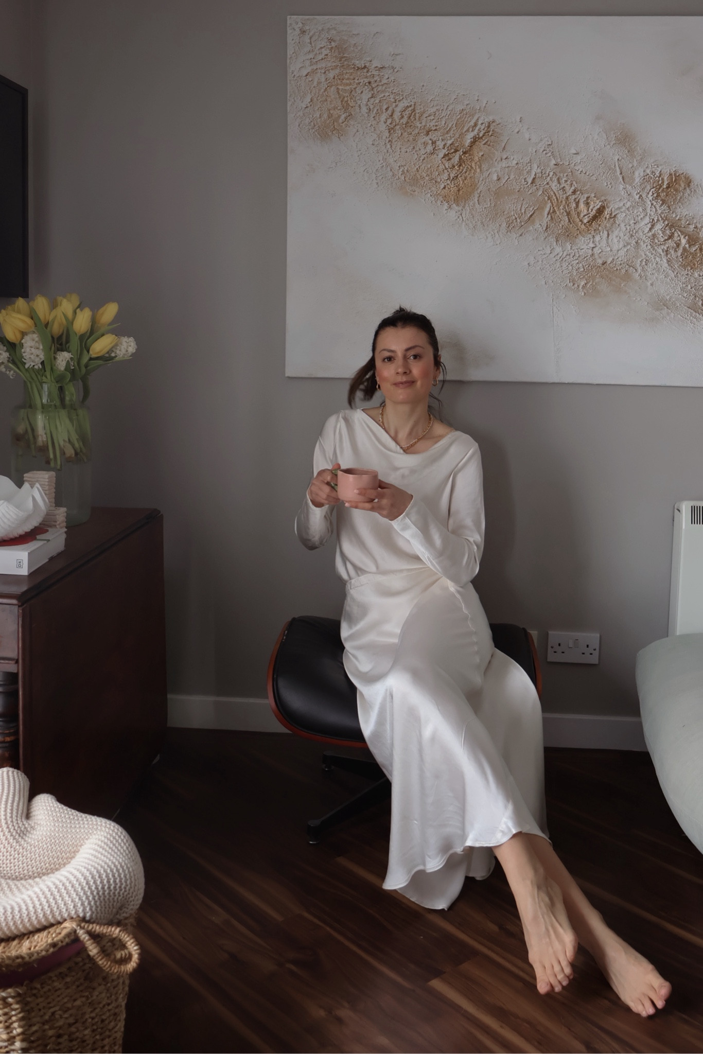 Total white silk look
Silk skirt
Silk top
Satin skirt
Satin top
White look
Minimal outfits 


#LTKworkwear #LTKeurope #LTKstyletip