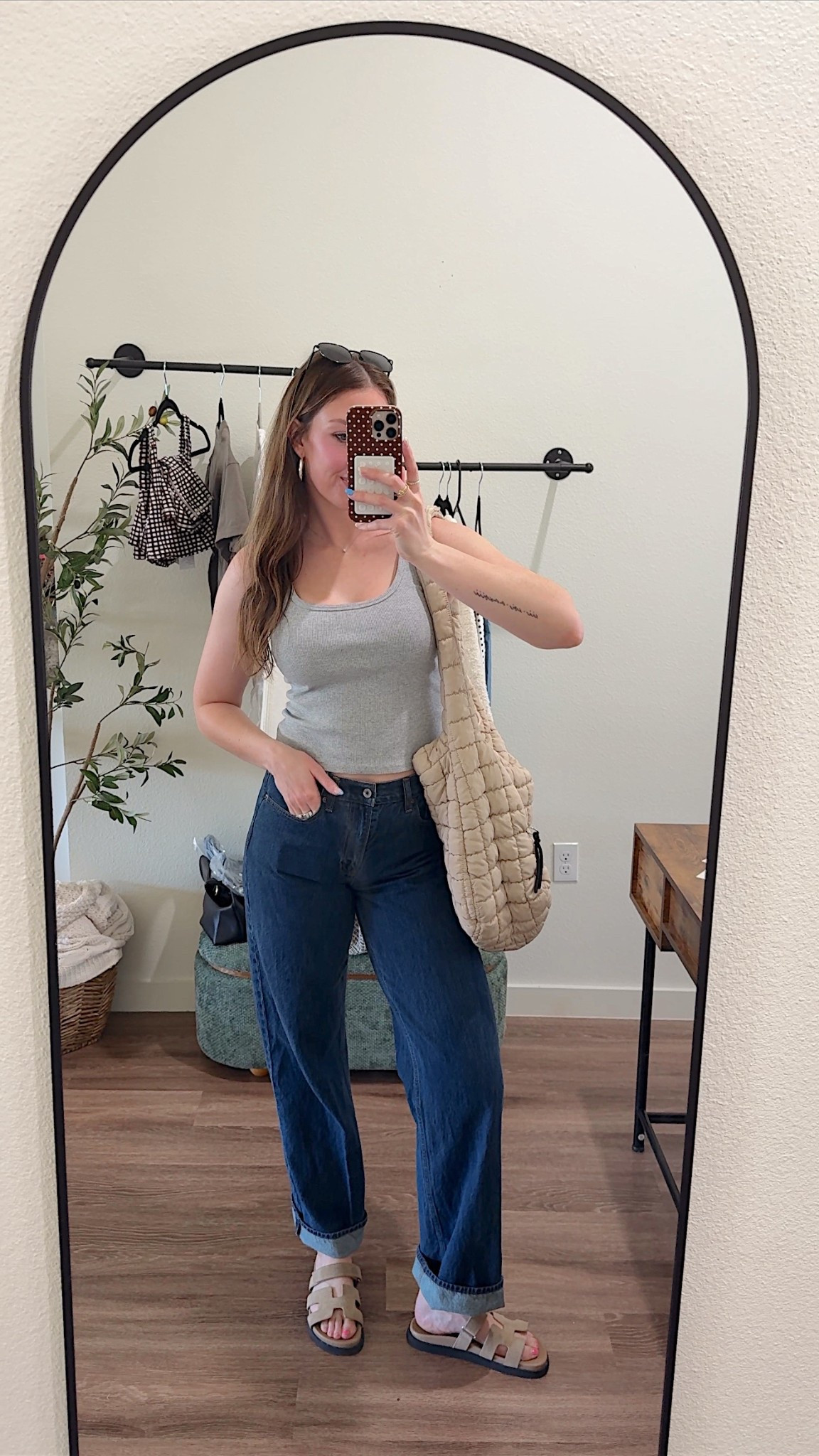 Effortless casual mom outfit of the day! I’m a rectangle body type 5’10- wearing a 27 extra tall in jeans & medium in tank