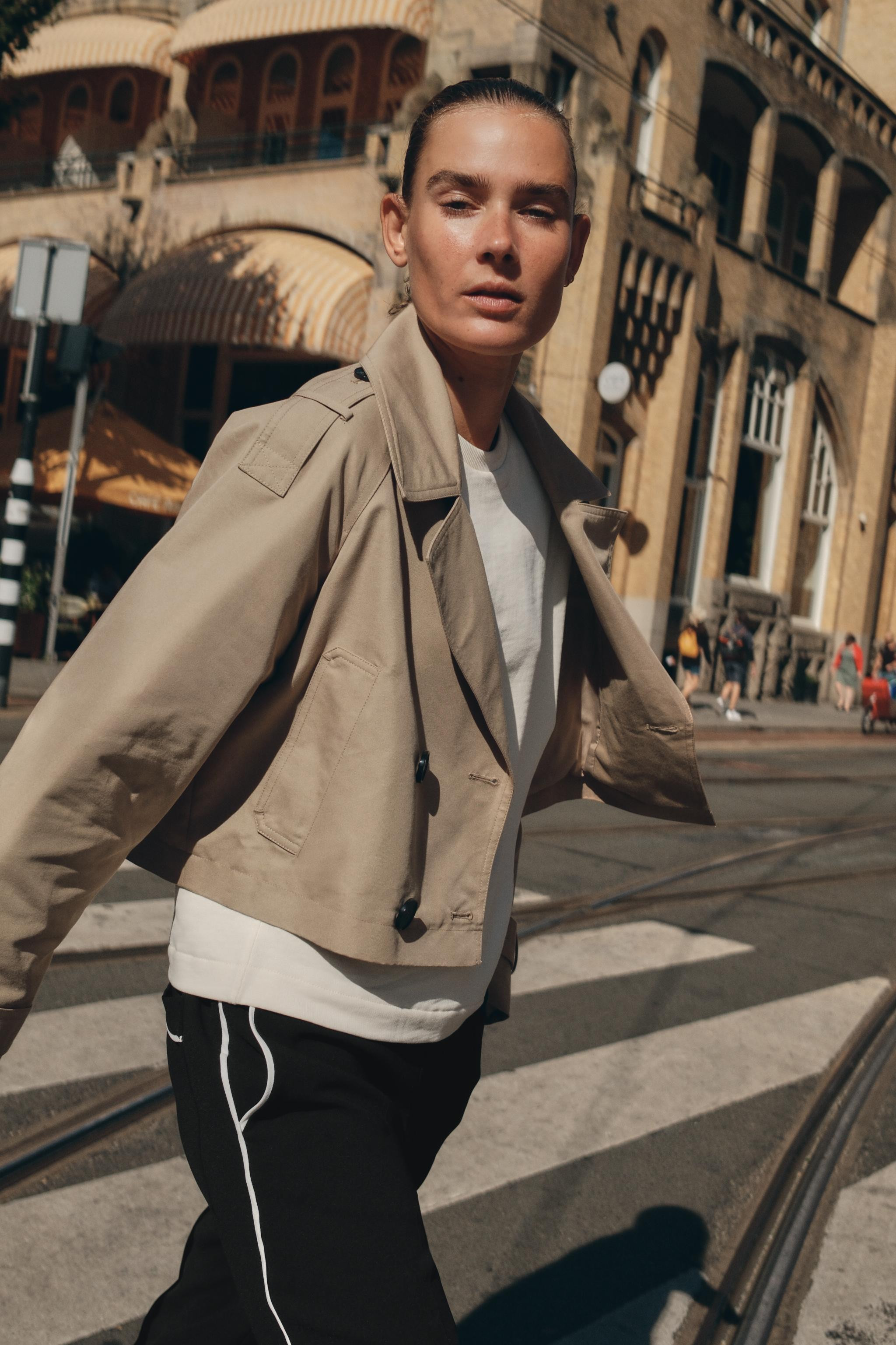 DOUBLE BREASTED SHORT TRENCH COAT | Zara US