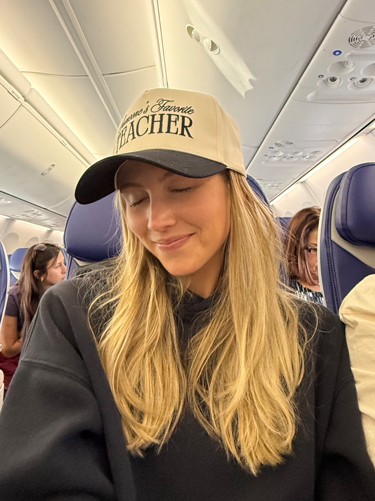 The cutest hat for teachers!!!

#LTKStyleTip #LTKWorkwear #LTKautumn