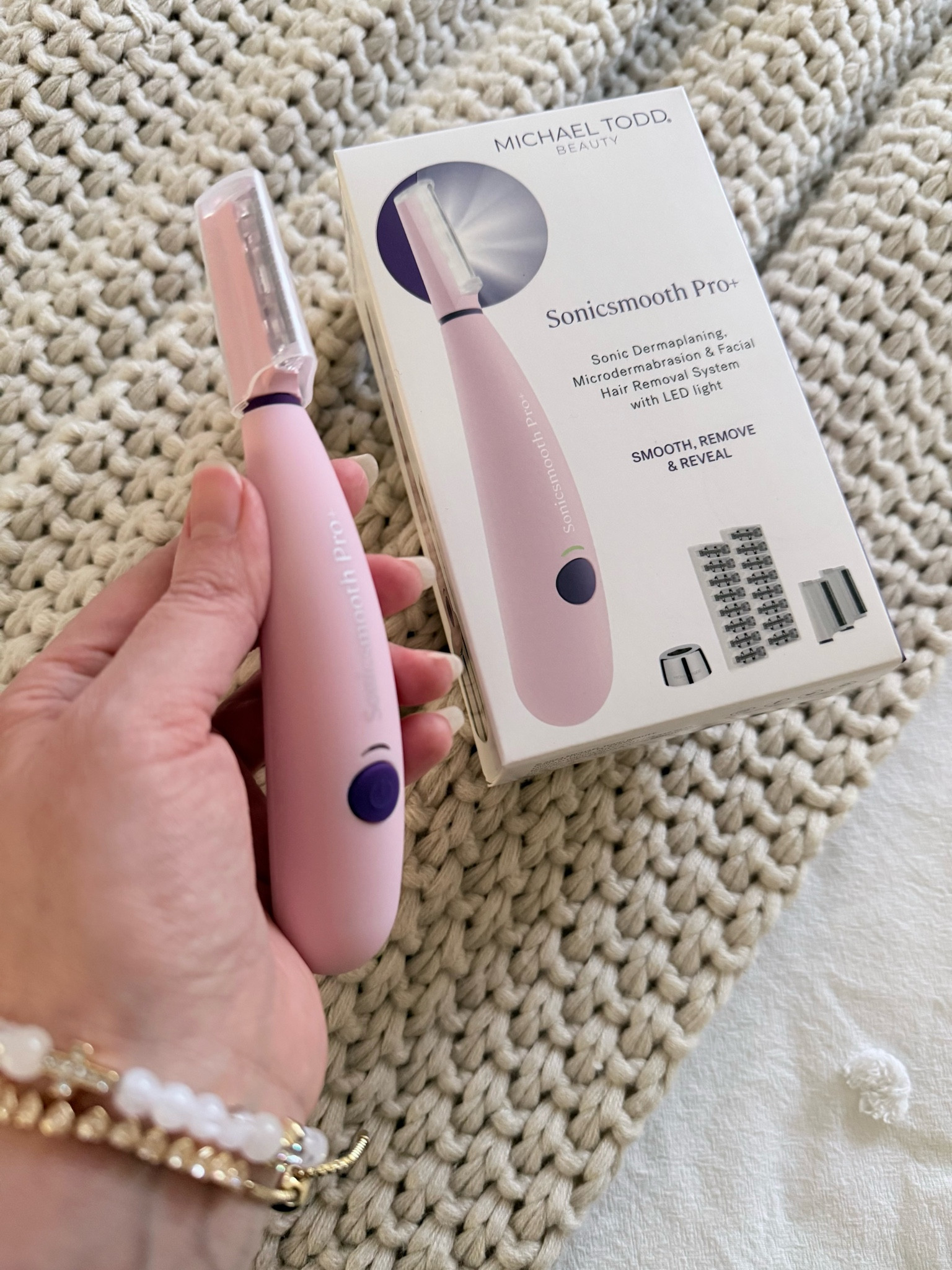 Michael Todd Beauty’s Sonicsmooth Pro+ is one of their best-selling products, and it’s currently on sale for 40% off. This 2-in-1 tool exfoliates and removes peach fuzz, leaving the skin smooth and glowing. I can’t wait to get my hands on it! 


#skincare

#LTKSeasonal #LTKSaleAlert #LTKselfcare

#LTKBeauty
