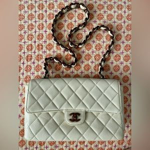 CHANEL Caviar Leather Wooden CC Quilted Classic Flap Medium Wood Chain Bag | Poshmark