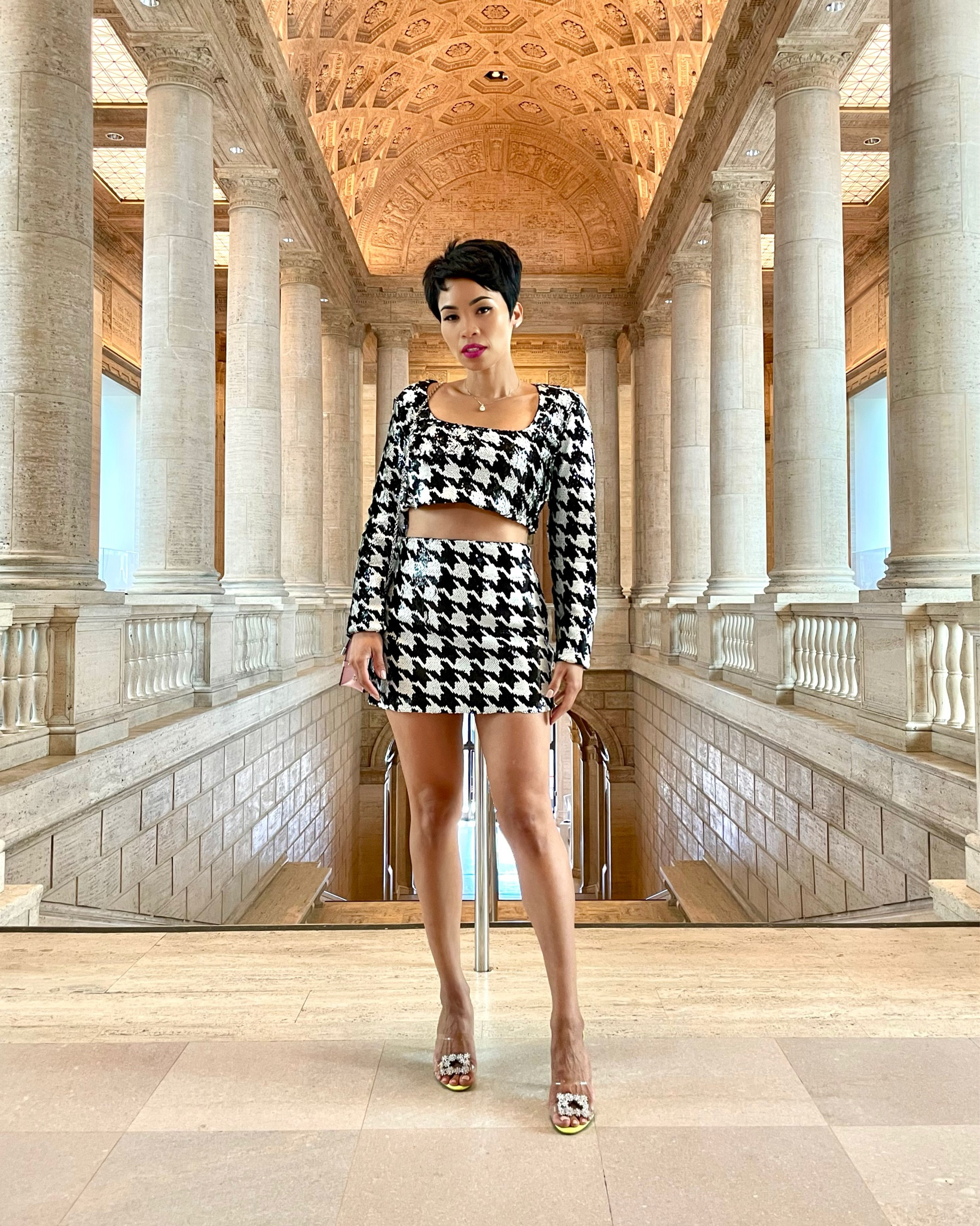 Classic with a twist. Traditional houndstooth in sequin and in a crop set to boot!!! 😍 Want an unexpected wow moment?! Here she is