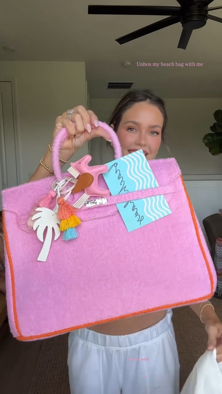 Unbox my beach birkin with me!! It’s so cute! 💘

I was heavily influenced by seeing the boatkin and not being able to sew lol. I saw this before but decided to purchase when my Gucci bag got waterlogged recently (rip). This is the size large & it’s perfect pool bag to go from water to wherever esp if you’re going anywhere this summer (w kids or not). It’s from @shopbeachhaus !

#LTKBeauty #LTKSwim #LTKStyleTip