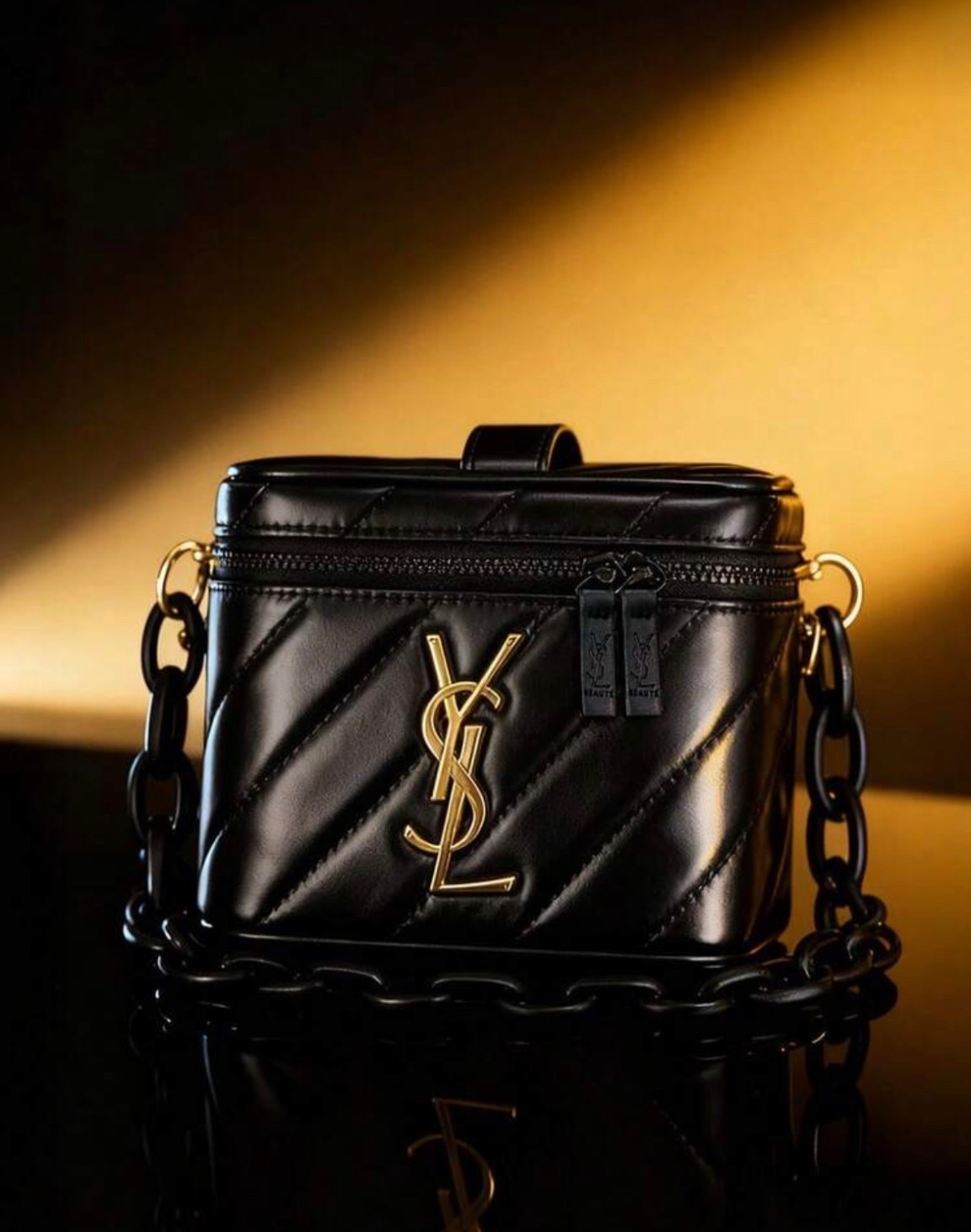 Black bag🤍

#LTKstyletip #LTKbag #LTKdatenight