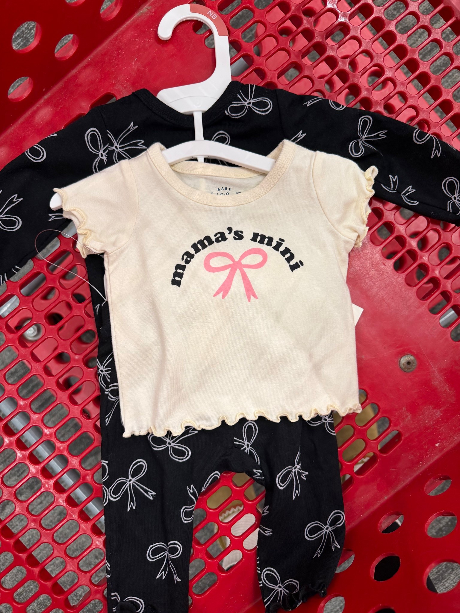This baby girls outfit is so cute too 🥹🎀

#LTKootd #LTKBaby #LTKHoliday