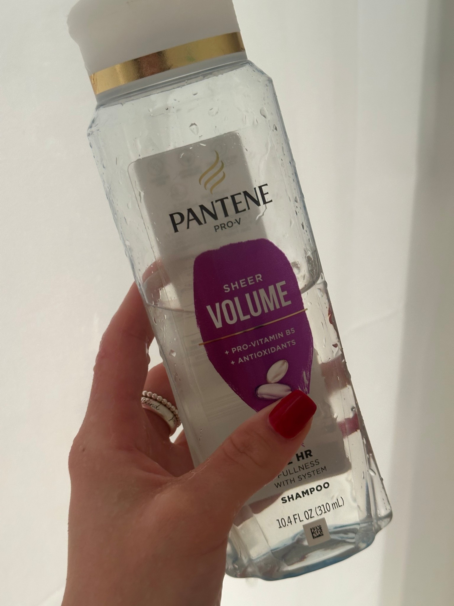 VOLUPTUOUS hair must have👀 The best drug store shampoo for extra volume🧖🏼‍♀️

#LTKselfcare #LTKmorningroutine #LTKgrwm