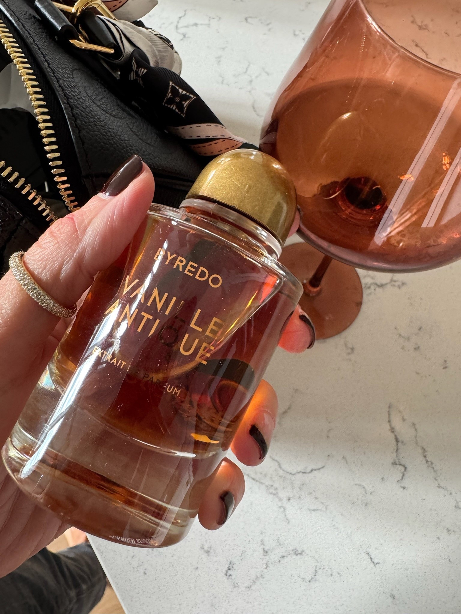The perfect scent for fall and winter, smells so good and so long lasting 🤍

Fragrance, perfume, essentials, women’s perfume, Byredo, themominstyle



#LTKBeauty #LTKSeasonal #LTKGiftGuide