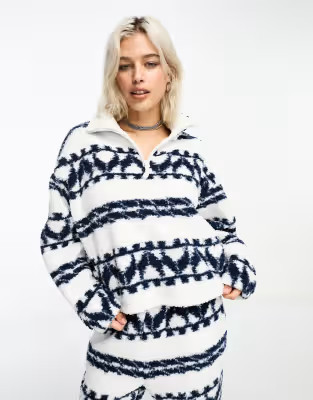 ASOS DESIGN lounge alpine cloud fleece half zip sweat in white & navy - part of a set | ASOS (Global)