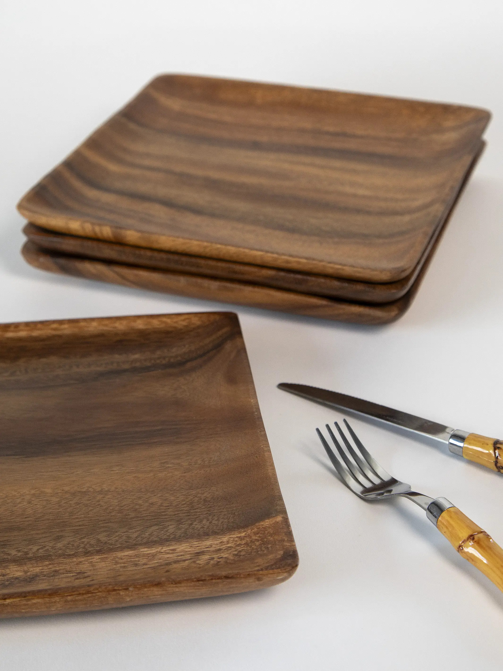 Acacia Plates, Set of 4 | Natural Life
