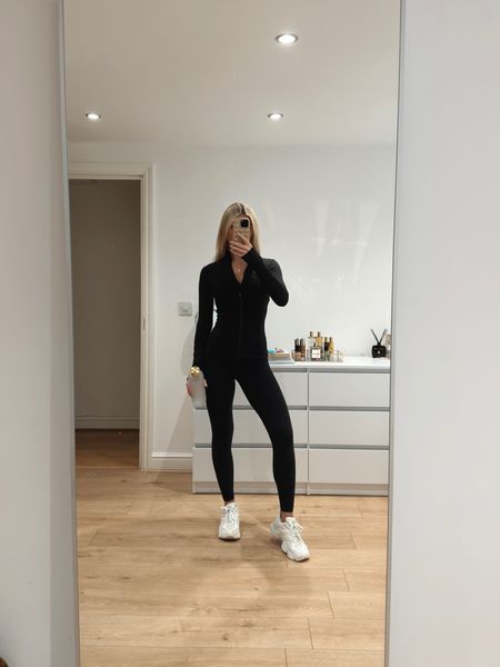 Lululemon - Best Amazon Dupes

BEST Amazon dupes for Lululemon Align range that are actually affordable ✨ 

Size reference:
I’m 5ft6, UK 6-8 and wear the Align 25” legging. 







•tags•
casual wear, outfit inspo, Lululemon Amazon dupes, lululemon dupe, align legging, lululemon define jacket, align top, new balance, 9060, white sneakers, white trainers, chunky trainers, gym shoes, gym trainers, gym outfit, must haves, trending, TikTok trend, tik tok dupe, Amazon, lululemon, affordable fashion, must haves, sale, size small, uk 6-8, 168cm, 5ft6, fashion blogger, viral TikTok, viral jacket, black jacket, black leggings, squat proof leggings, workout, workout outfit, water bottle, Amazon finds, Amazon faves, bestseller, Amazon bestselling 

#LTKstyletip #LTKMostLoved #LTKeurope