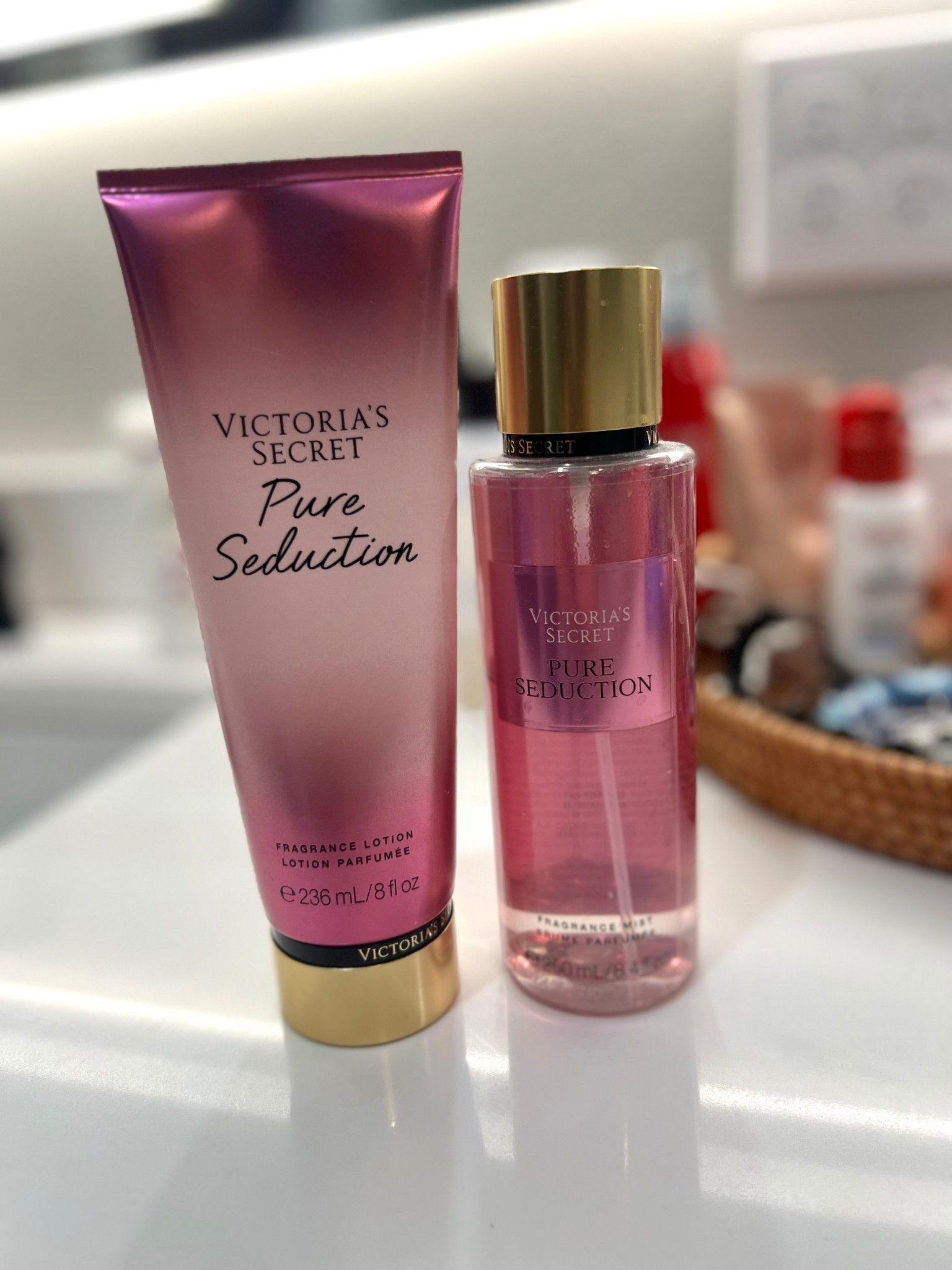 This scent never misses 💗
Sweet, feminine, and perfect for everyday wear. I love layering the lotion + mist for all-day scent that gets compliments every time.
✨ Linked in my LTK ✨

#trendingnow #viralfinds #musthave #beautyinspo #giftworthy #holidaygifts