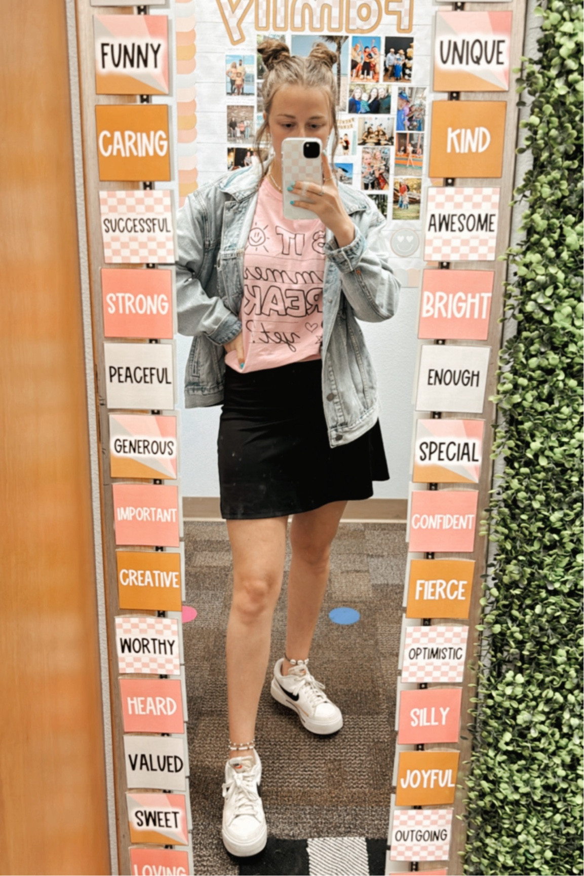 Summer Teacher Style

Teacher tee  summer teacher shirt  athletic skirt  denim jacket  sneakers  teacher style  spring teacher outfit  summer teacher outfit 

#LTKfindsunder100 #LTKSeasonal
