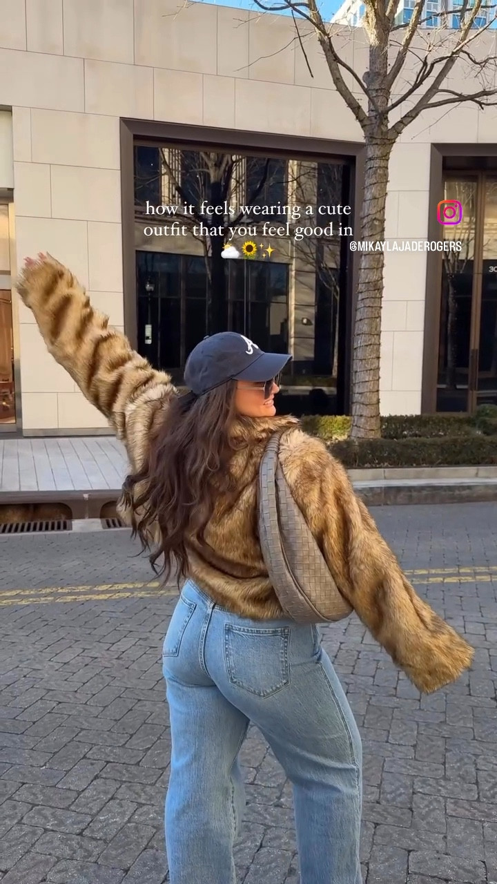 the best feeling ⛅️🧺✨ wearing an XL in this fur coat!

#LTKSeasonal #LTKNYFW #LTKMidsize