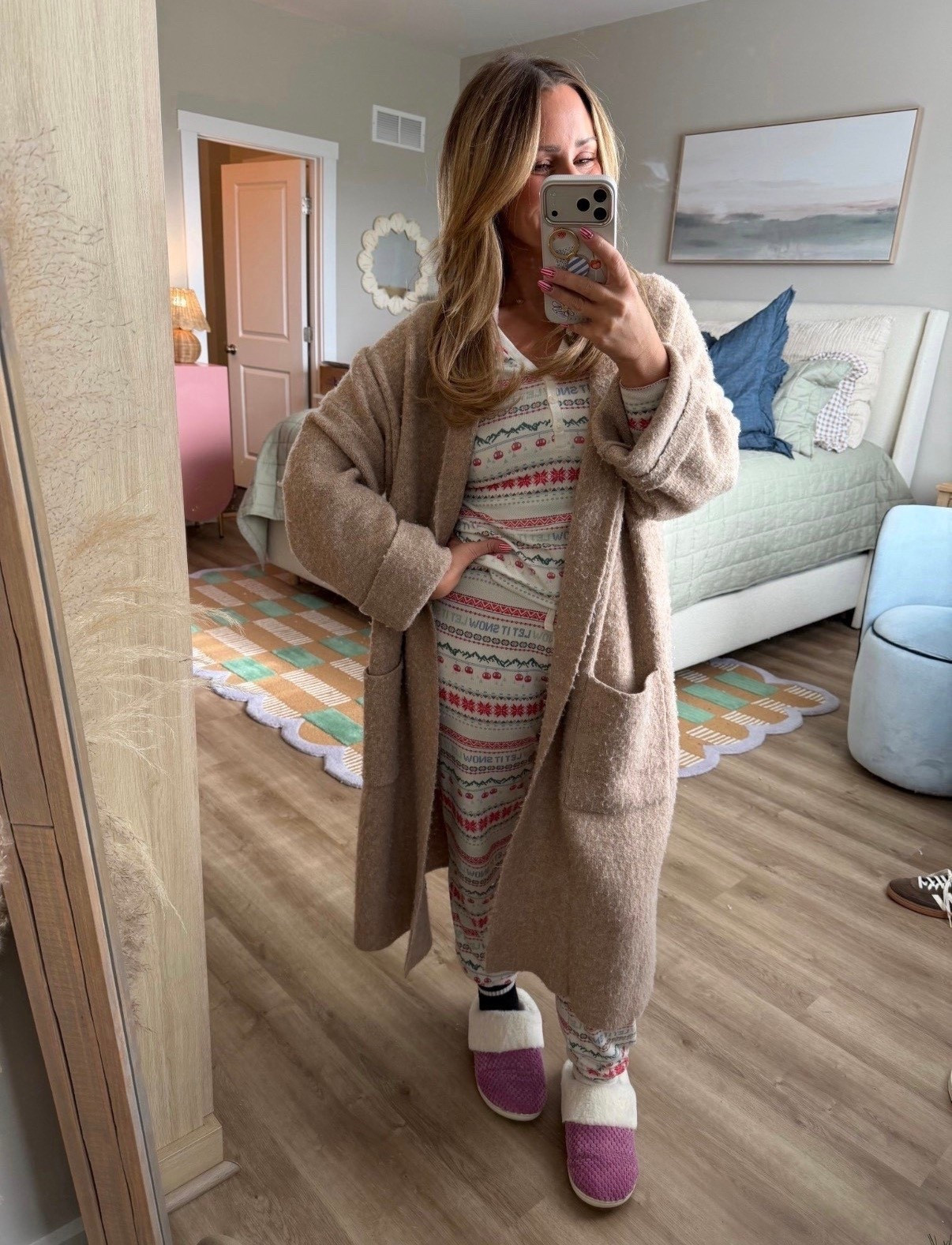 Coziest holiday morning uniform ☕️🎄
Fair-isle PJs, the softest robe, and slippers I basically live in. Petite-friendly, mom-approved, and perfect for slow December mornings. Linking everything in my LTK!



#LTKGiftGuide #LTKselfcare #LTKmorningroutine