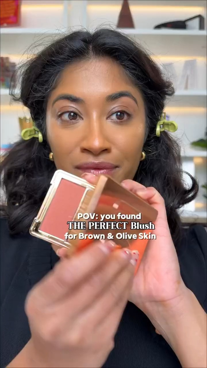 A blush that truly makes me love having brown olive skin 🙂‍↔️🤎 @morphebrushes new terracotta blush in Yacht day was MADE for the brown skin & olive skin girlies 🫰🏽 (🔗ed in my LTK in my bio) 

#browngirlmakeup#morphe#browngirlblush#oliveskin#oliveundertone