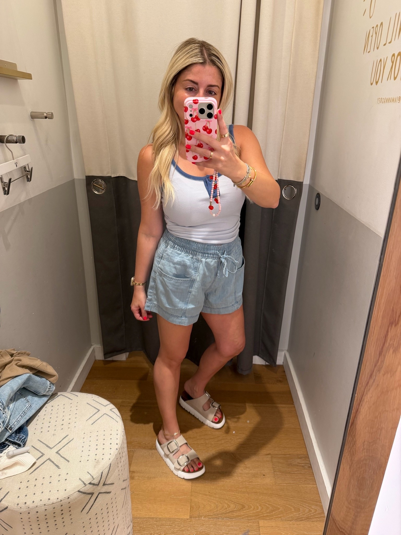 @Aerie  summer outfit 
Size small
Sandals tts
