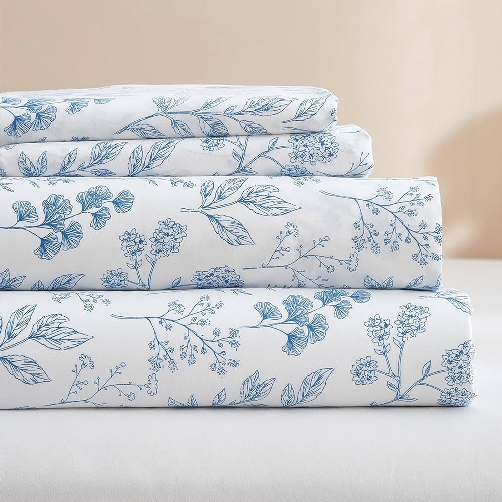 Amazon.com: Blue Floral King Sheets Set 4 Piece Cooling Bedding Sheet Set - Luxury Soft White Dee... | Amazon (US)