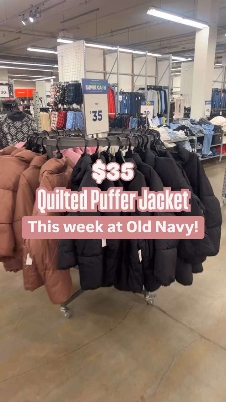 The popular quilted puffer coats from Old Navy are only $35 this week! 4 colors available. Runs tts. I’m in a M.

#oldnavy #oldnavystyle #oldnavyfinds #cyberweek #blackfriday #puffercoat #coatseason