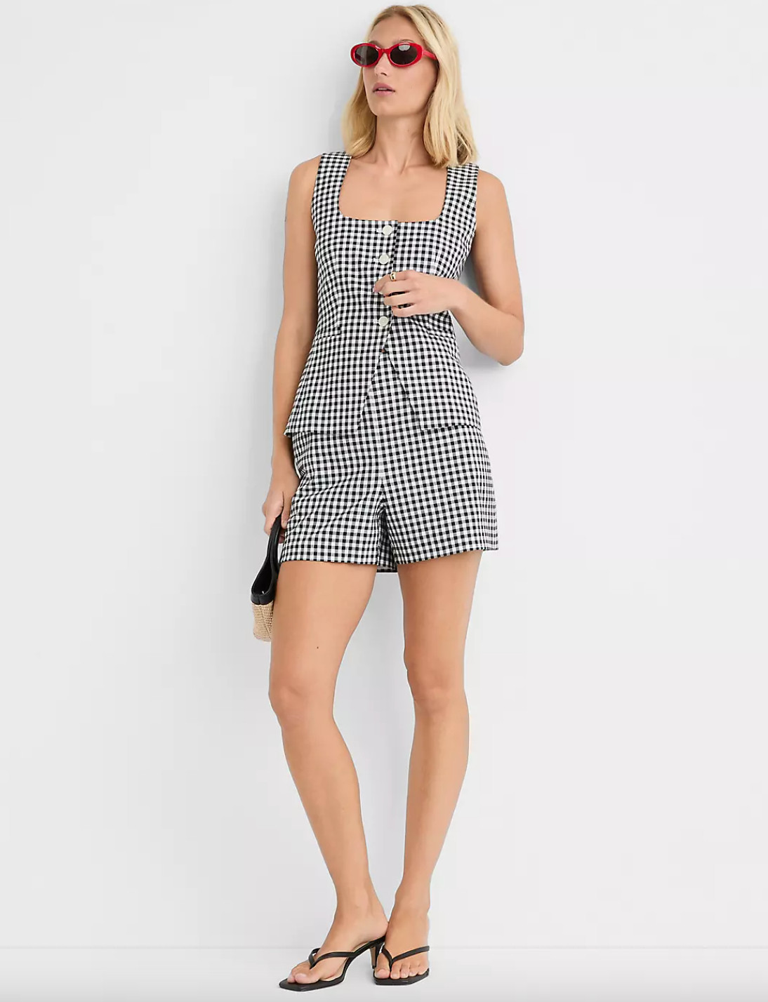 Now this screams CHIC!!!!  

 #LTKOver40 #LTKSaleAlert #LTKPetite