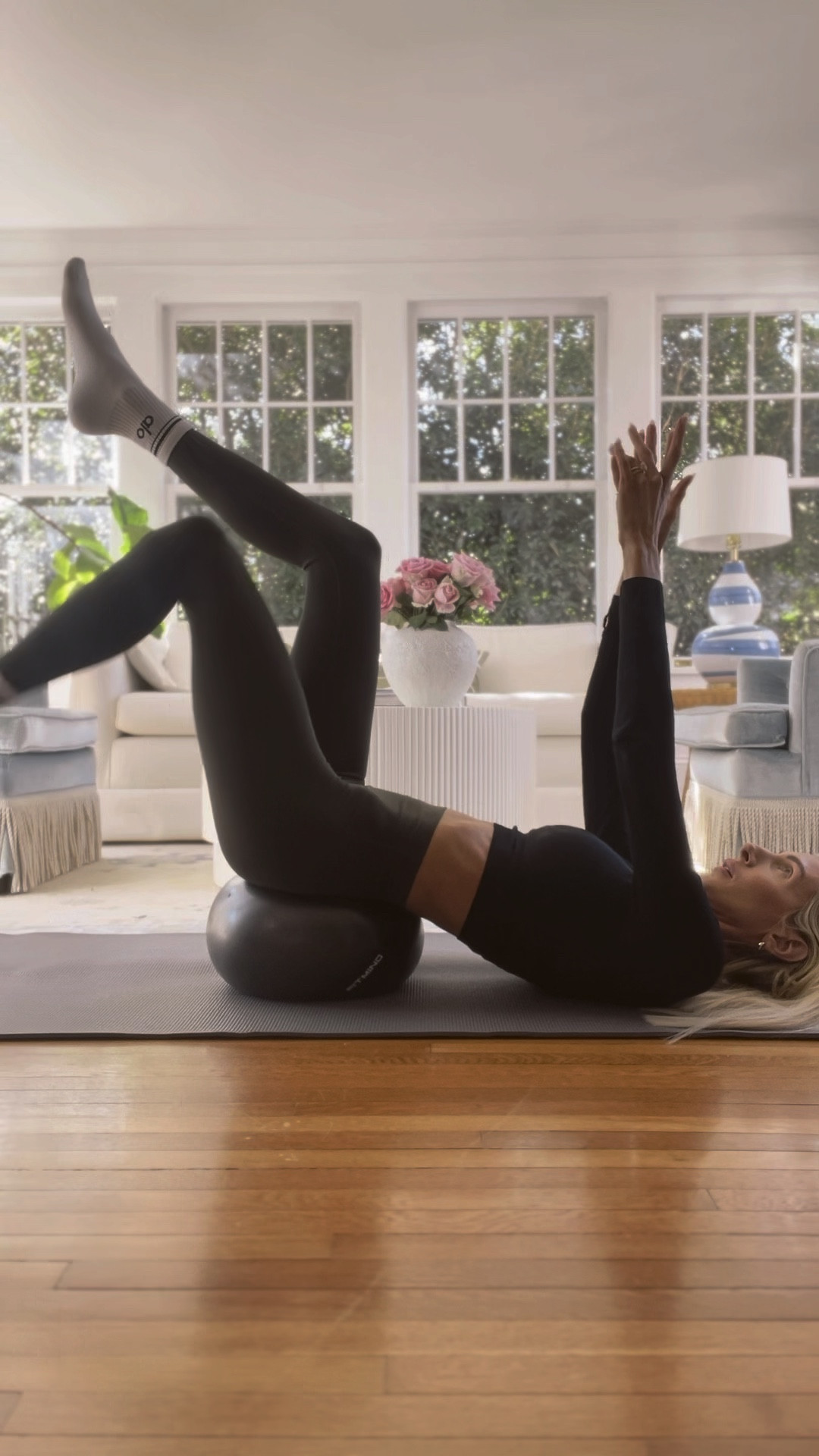 5 minute Ab workout from home! 

#LTKFindsUnder100 #LTKActive #LTKFitness