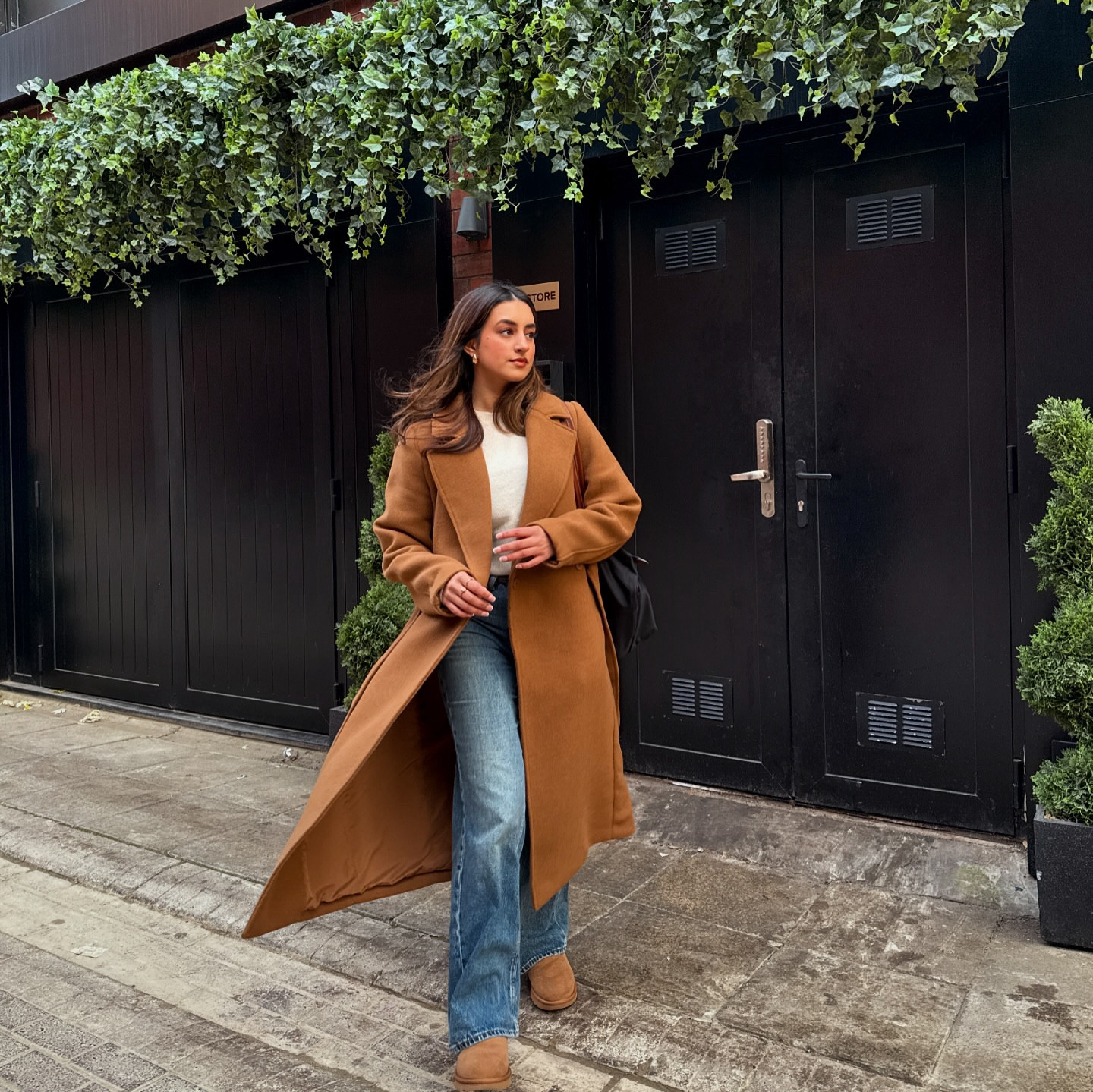 Another day in my winter uniform 🧋 #comfybutcute 

Had to bring this @hm coat out from last year, it’s so comfy and warm but looks so cute and they have brought it back this year - I will link it on this post. 

A cute and comfortable outfit of the day from the other week



#winterfashion #outfitinspo #coatseason #layeringoutfits #uggultramini #casualfashion

#LTKwinter #LTKeurope #LTKshoes